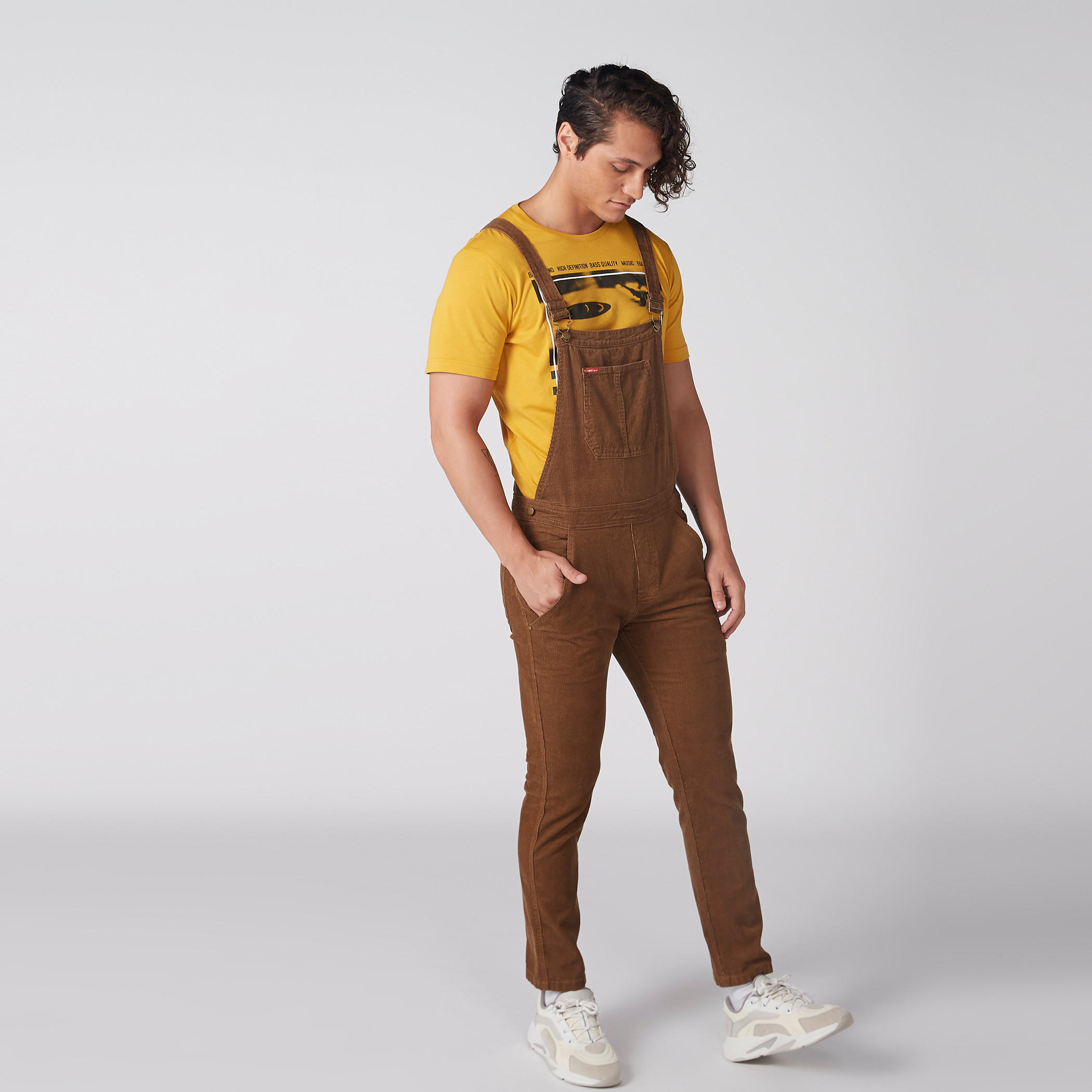 دنغري بارز الملمس بحمّالات قابلة للفصل وجيوب-men-clothing-bottoms-trousersandchinos-trousers-image-2