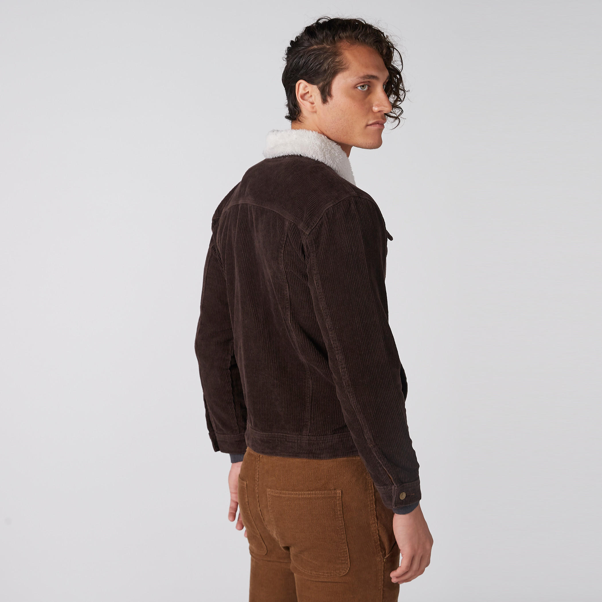 جاكيت بارز الملمس بجيوب وياقة قطيفة-men-clothing-jacketsandblazers-jackets-image-2
