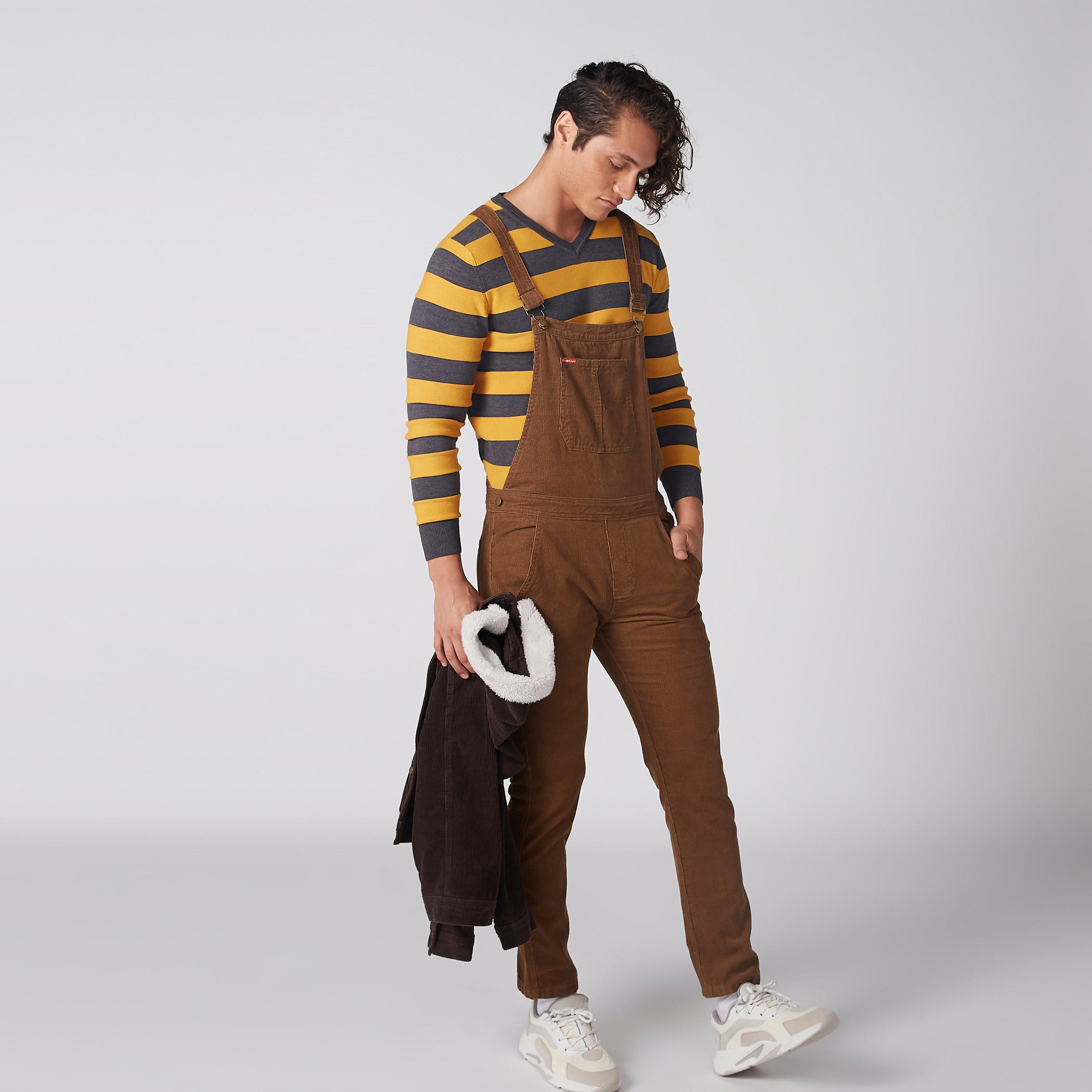 جاكيت بارز الملمس بجيوب وياقة قطيفة-men-clothing-jacketsandblazers-jackets-image-1