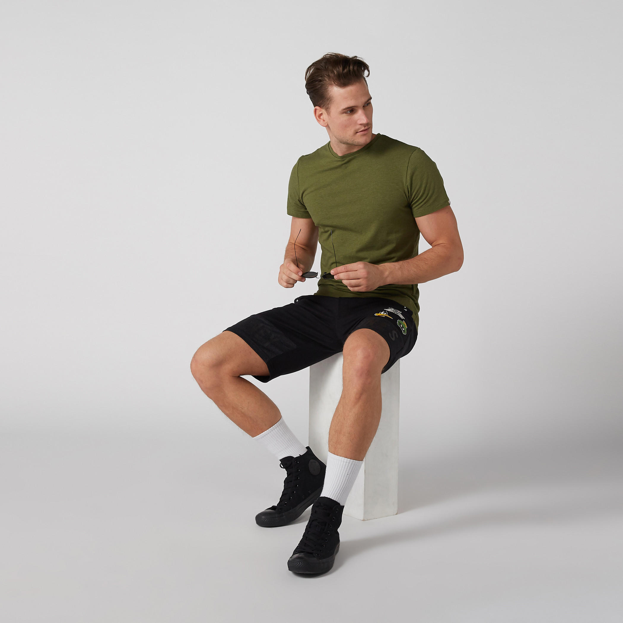 تيشيرت بياقة مستديرة وأكمام قصيرة من لي كوبر-men-clothing-tshirtsandpolos-tshirts-image-2