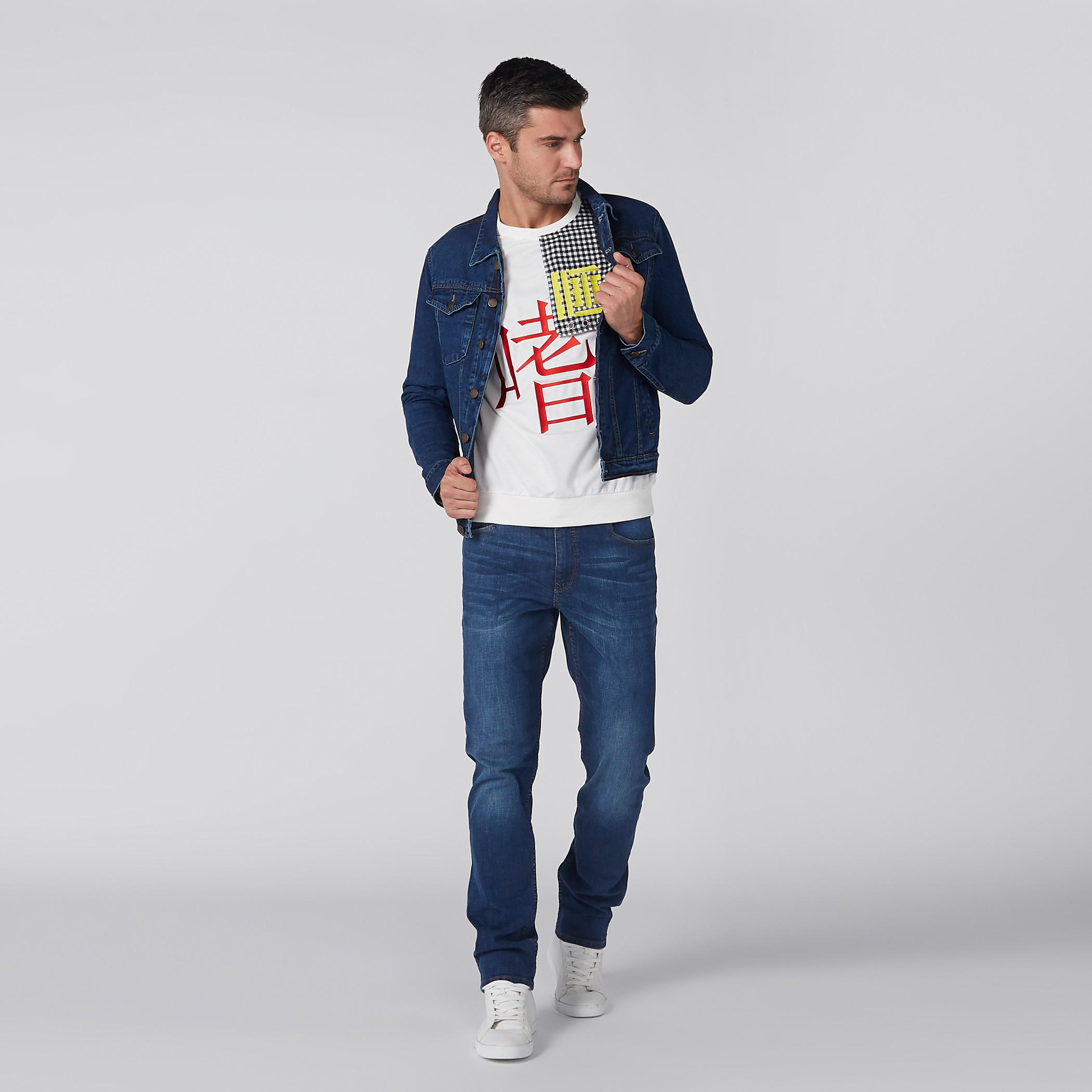 بنطال جينز طويل بقصة مستقيمة وجيوب-men-clothing-bottoms-jeans-image-4