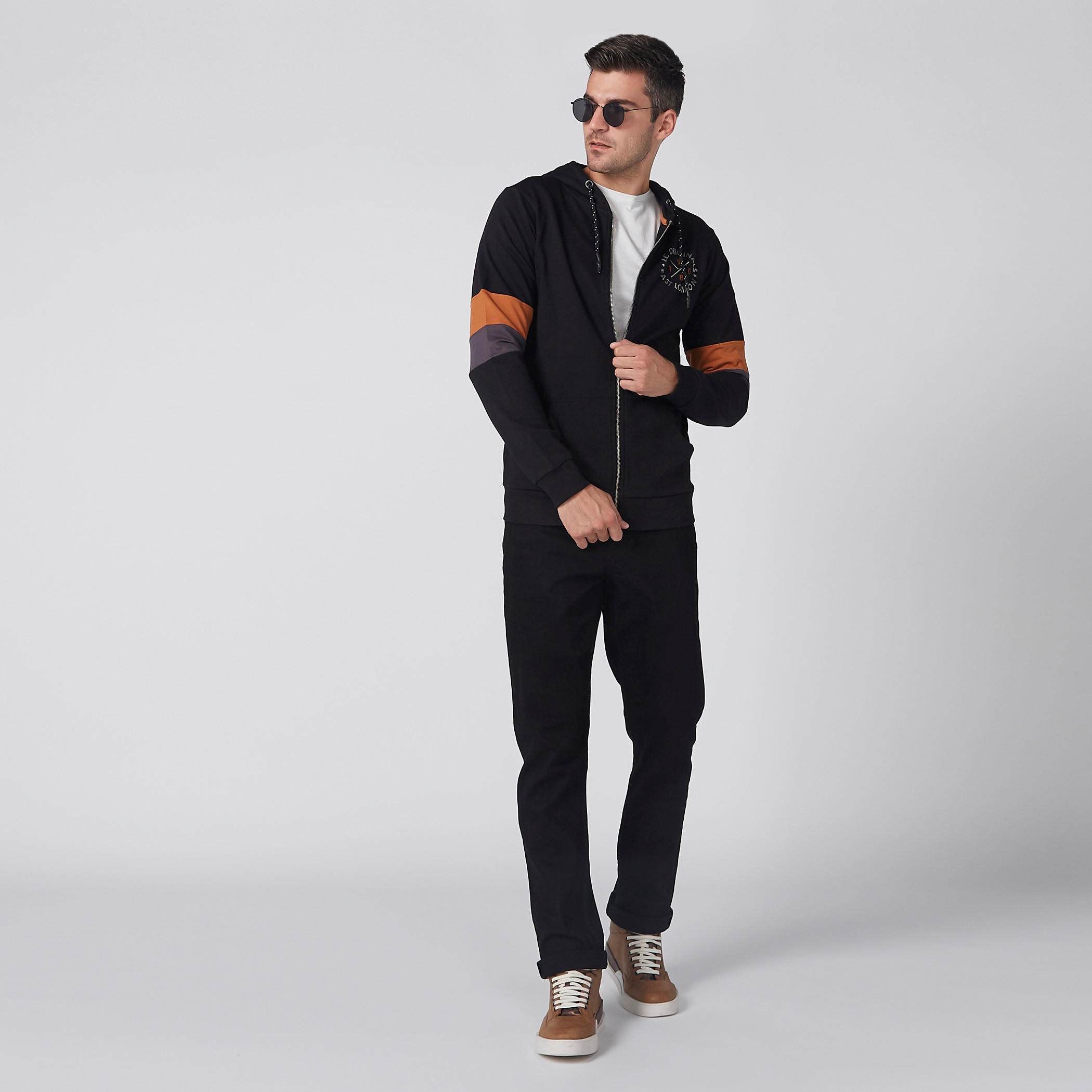 بنطال جينز طويل بقصّة مستقيمة وزر إغلاق-men-clothing-bottoms-jeans-image-2
