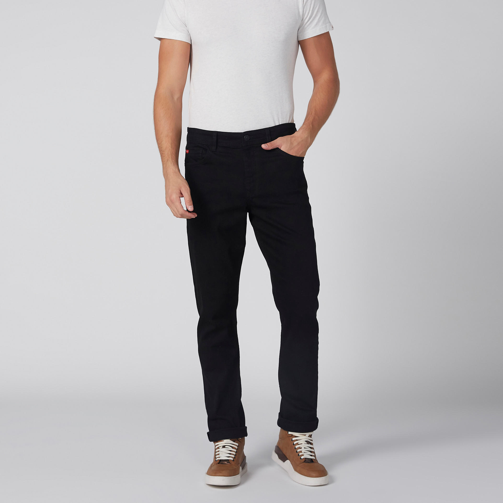 بنطال جينز طويل بقصّة مستقيمة وزر إغلاق-men-clothing-bottoms-jeans-image-3