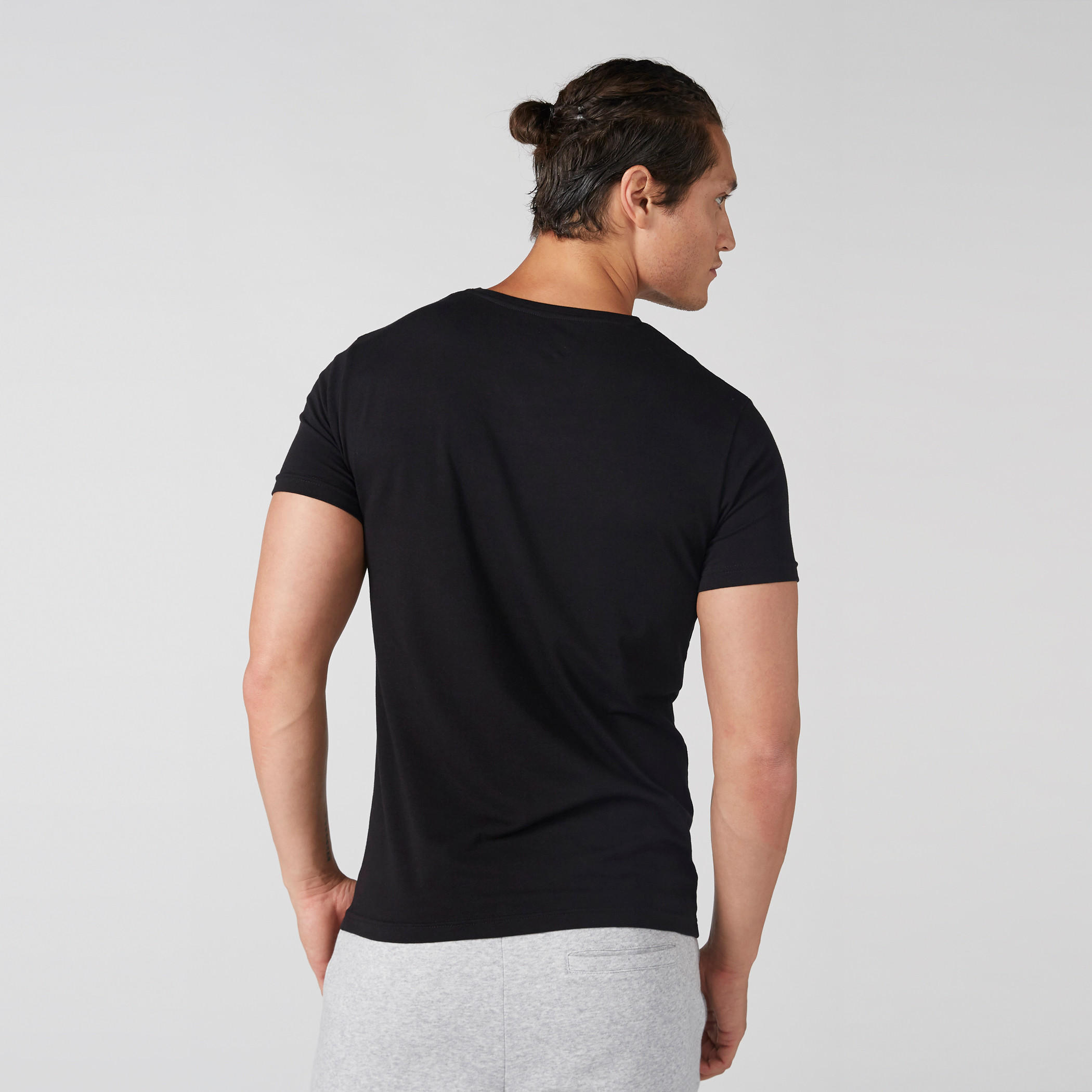 تيشيرت بياقة V وأكمام قصيرة وطبعات من لي كوبر-men-clothing-tshirtsandpolos-tshirts-image-3