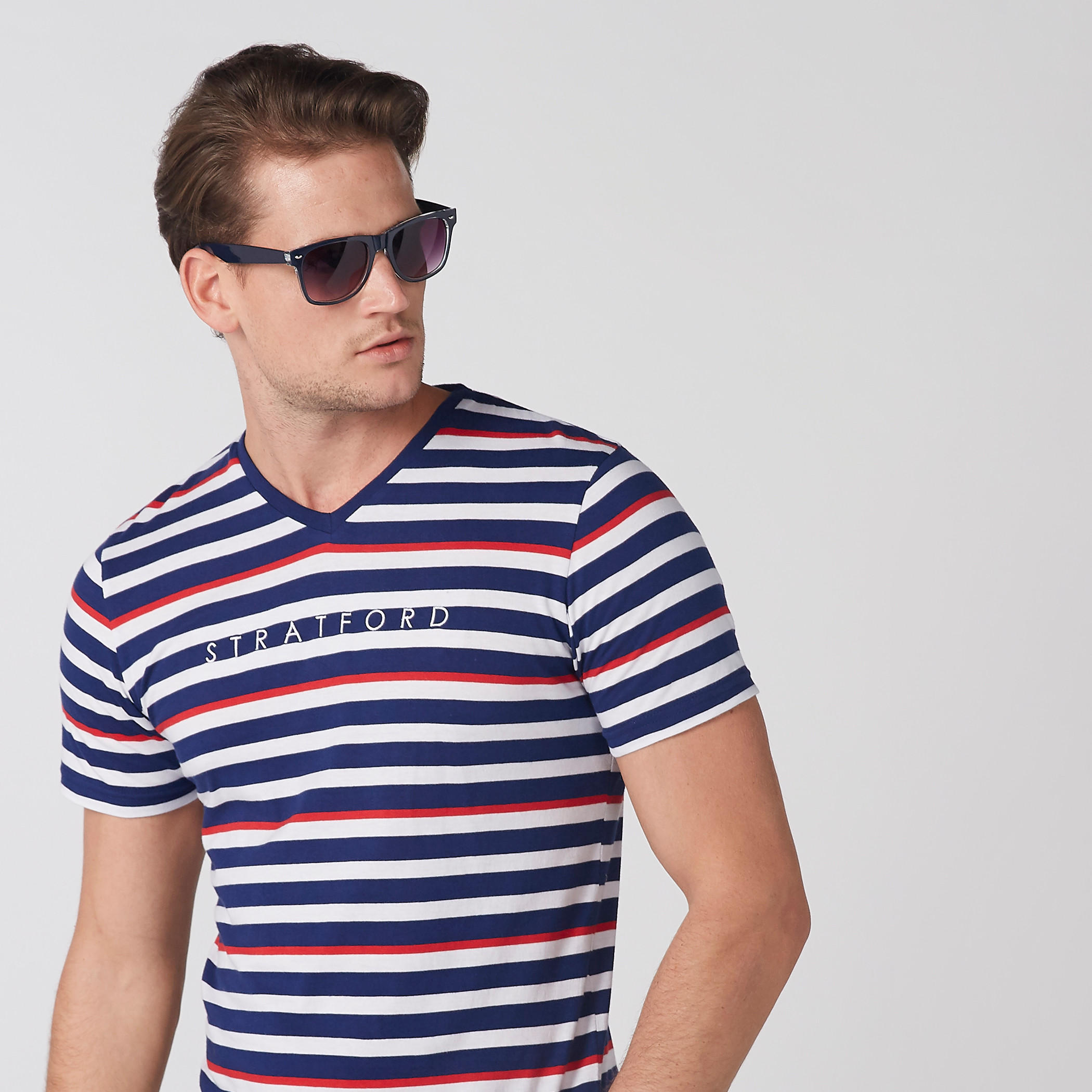 تيشيرت مقلّم بياقة V وأكمام قصيرة من لي كوبر-men-clothing-tshirtsandpolos-tshirts-image-3