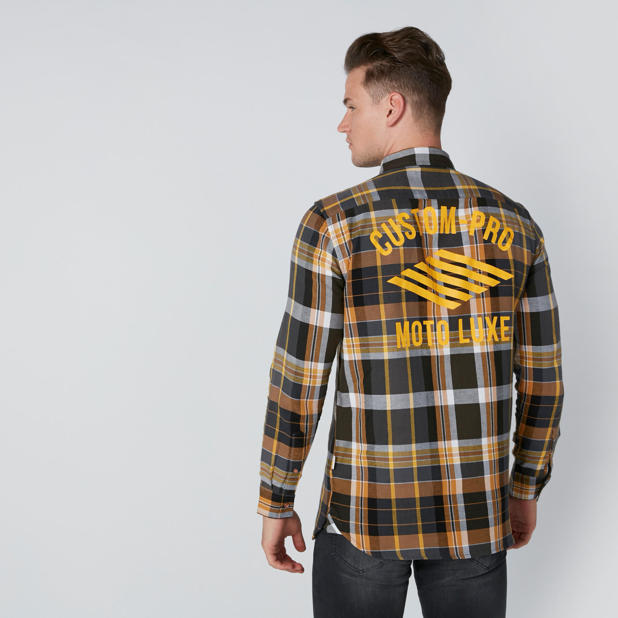 قميص كاروهات بأكمام طويلة وأزرار-men-clothing-shirts-image-2