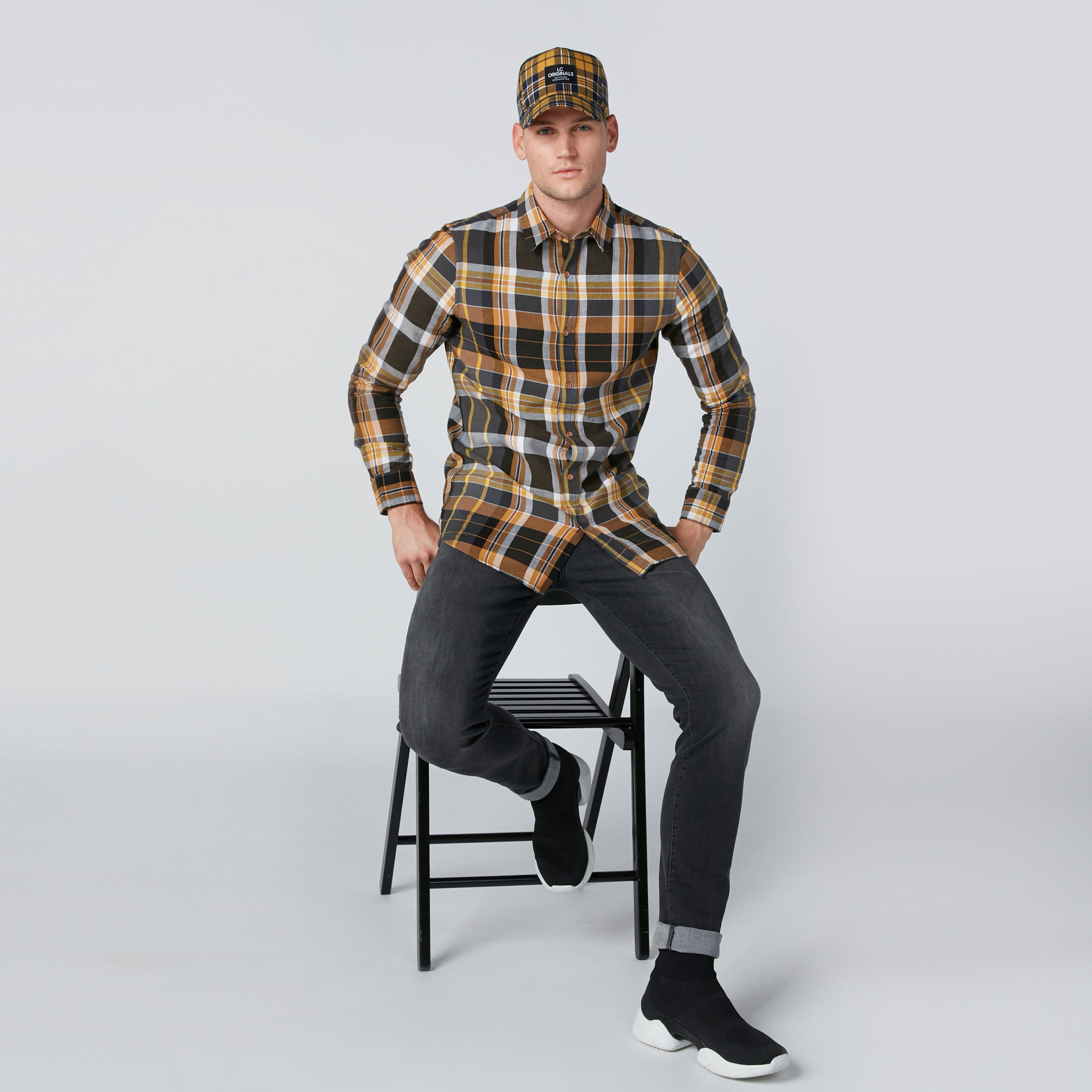 قميص كاروهات بأكمام طويلة وأزرار-men-clothing-shirts-image-3
