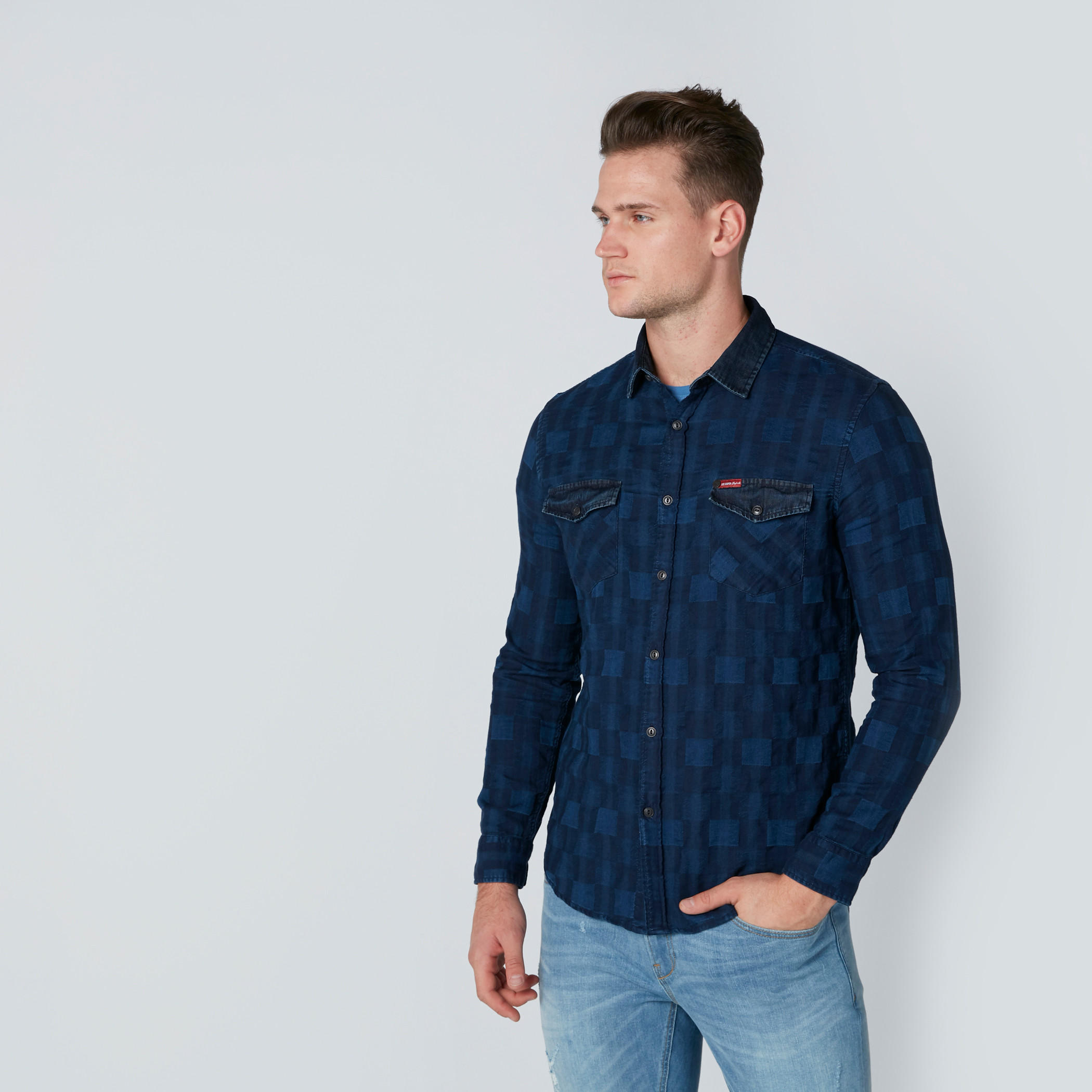 قميص كاروهات وقصّة سليم فيت وجيوب وأزرار-men-clothing-shirts-image-1
