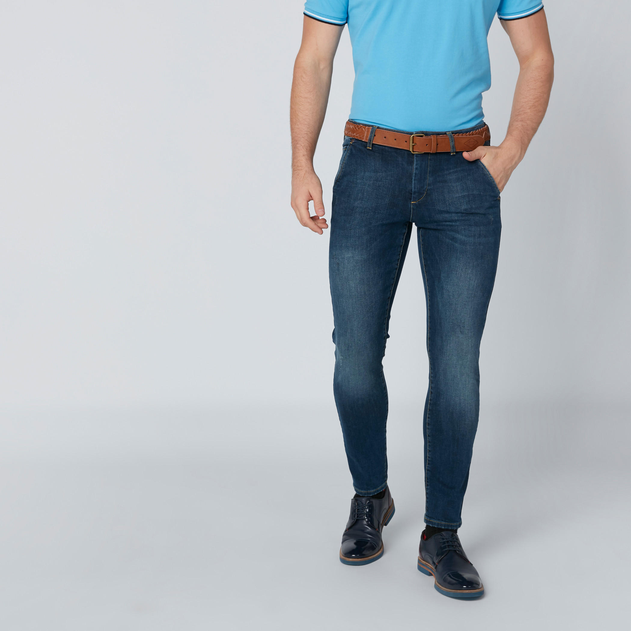 بنطال جينز عالي الخصر بقصّة سكيني وجيوب-men-clothing-bottoms-jeans-image-1