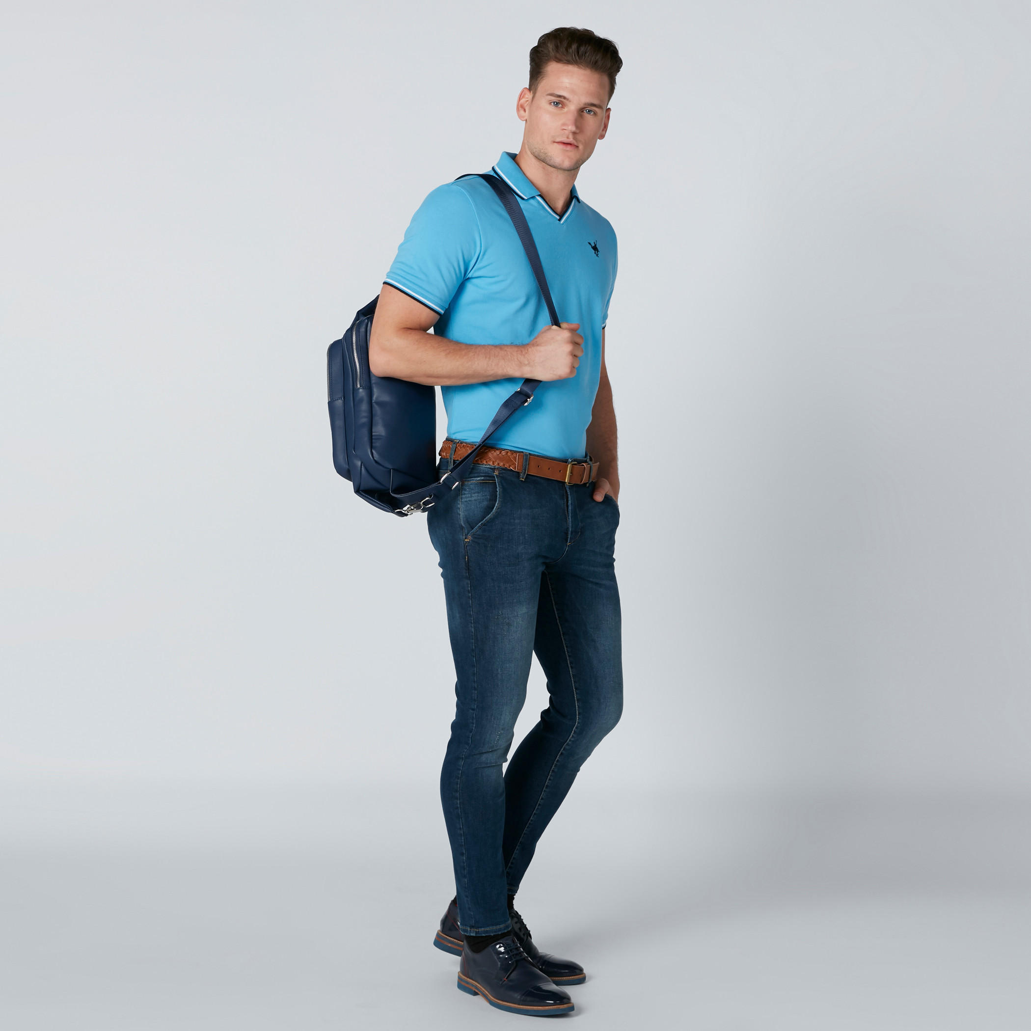 بنطال جينز عالي الخصر بقصّة سكيني وجيوب-men-clothing-bottoms-jeans-image-3