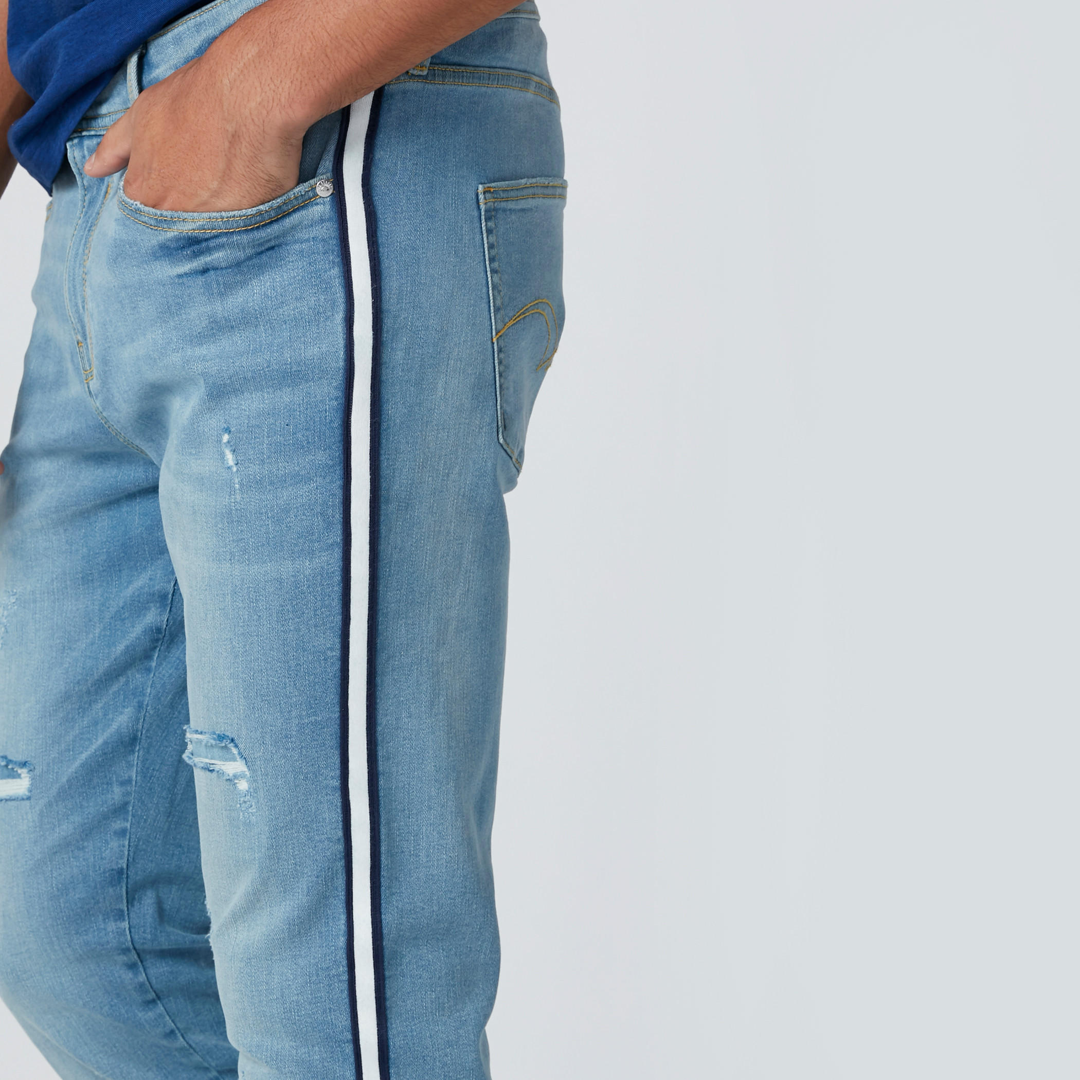 جينز مقلم بجيوب-men-clothing-bottoms-jeans-image-5