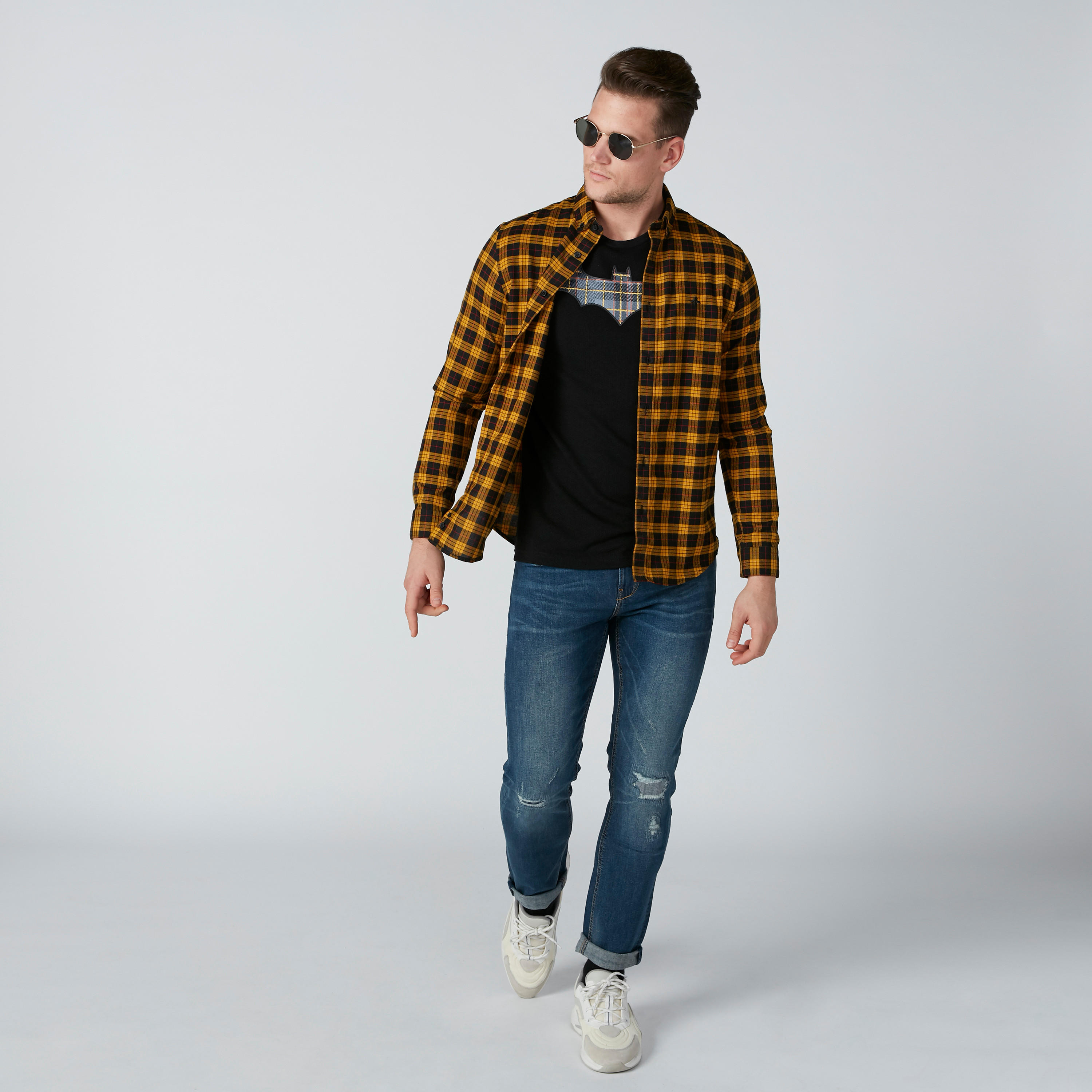 بنطال جينز بتصميم ممزق وزر إغلاق وجيوب-men-clothing-bottoms-jeans-image-3