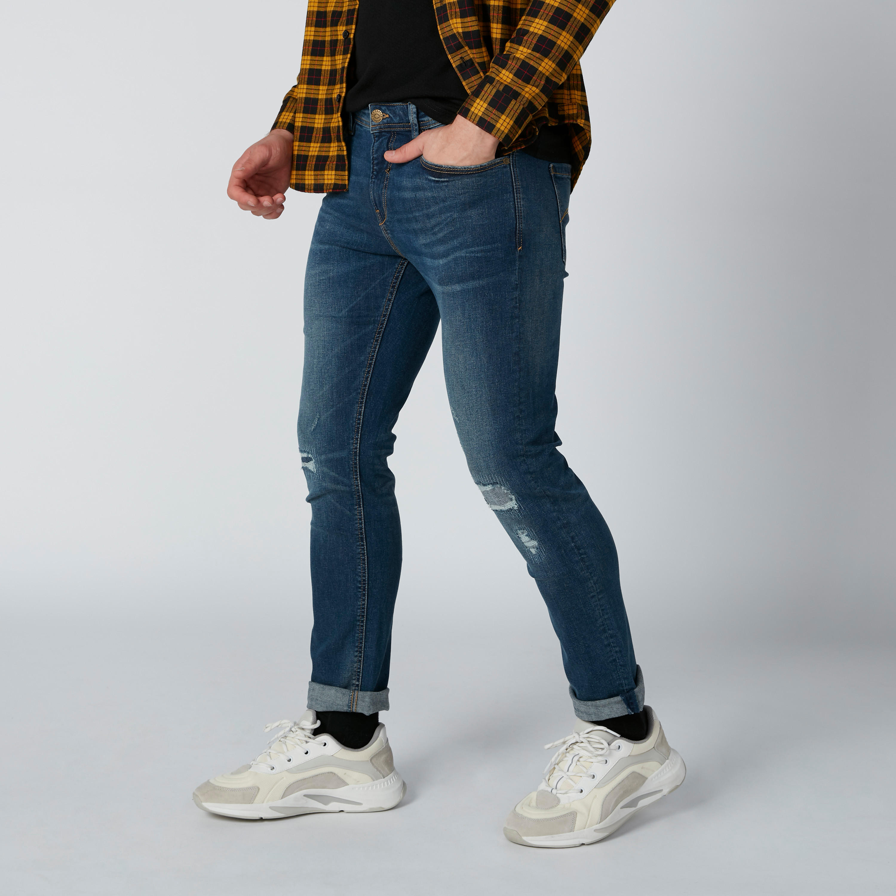 بنطال جينز بتصميم ممزق وزر إغلاق وجيوب-men-clothing-bottoms-jeans-image-4