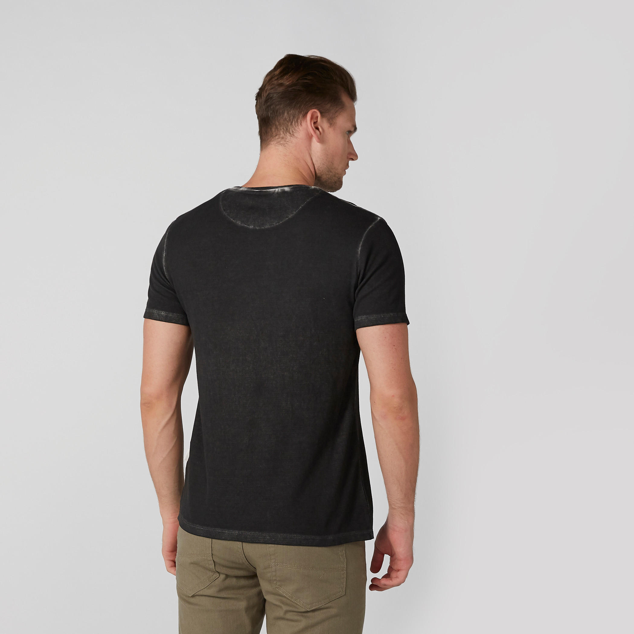تيشيرت بياقة مستديرة وأكمام قصيرة وطبعات من لي كوبر-men-clothing-tshirtsandpolos-tshirts-image-4