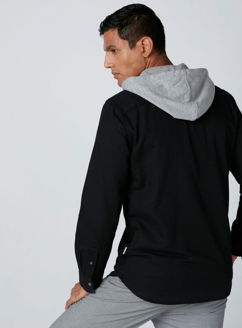 قميص بقبّعة وأكمام طويلة وسحّاب إغلاق من لي كوبر-men-clothing-jacketsandblazers-jackets-image-3