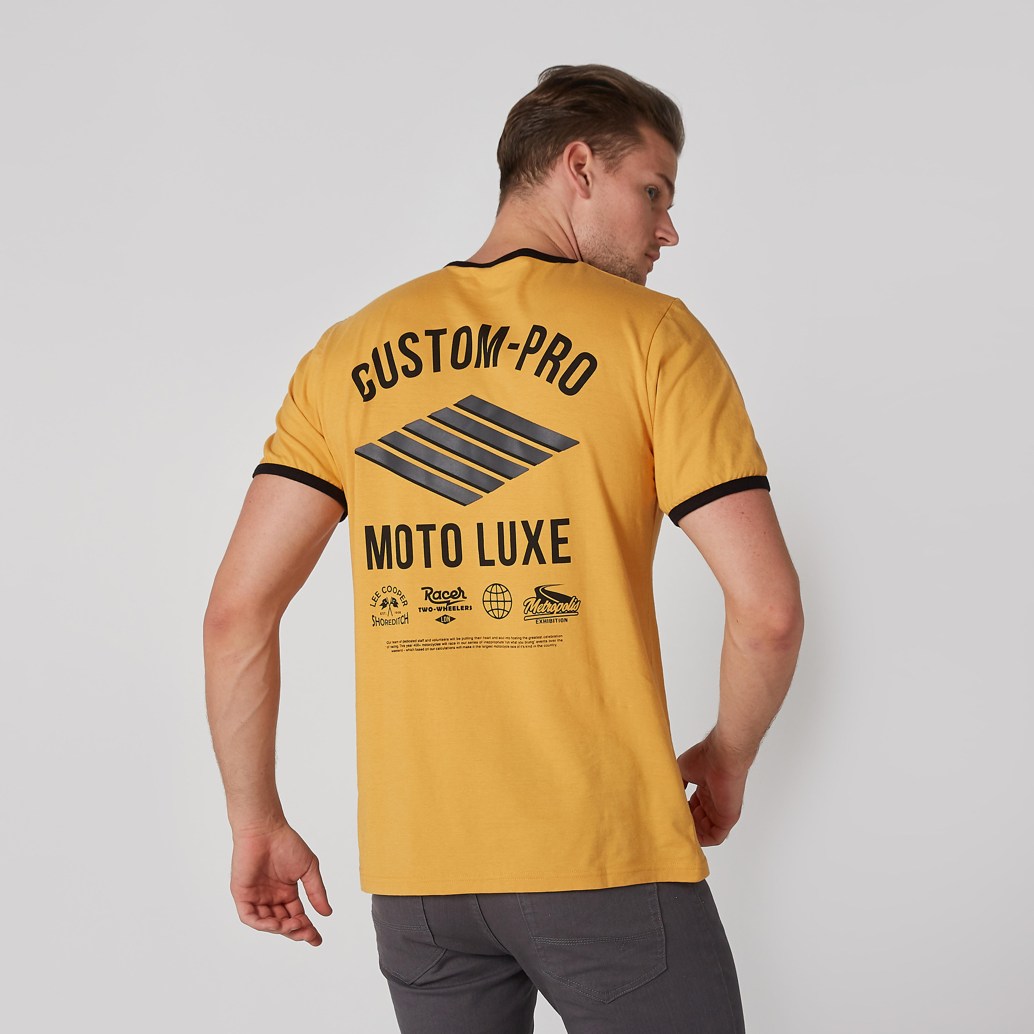 تيشيرت بياقة مستديرة وأكمام قصيرة وطبعات من لي كوبر-men-clothing-tshirtsandpolos-tshirts-image-2