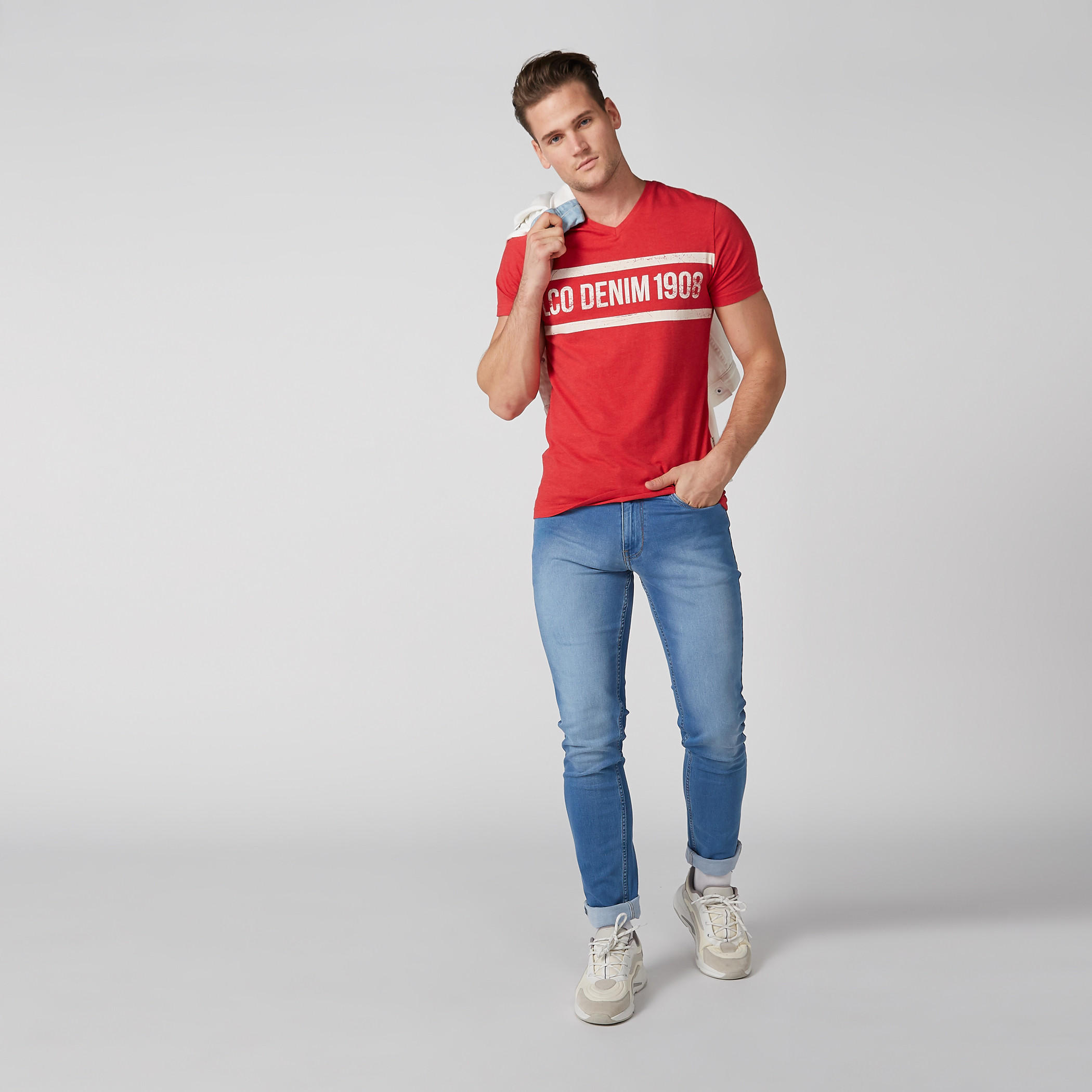 Panel Printed T-Shirt with V-Neck and Short Sleeves-men-clothing-tshirtsandpolos-tshirts-image-1