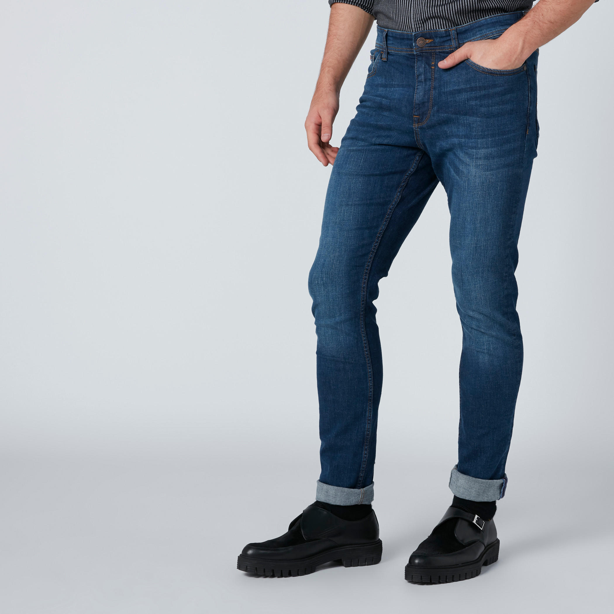 بنطال جينز سكيني بخصر متوسط الارتفاع-men-clothing-bottoms-jeans-image-1