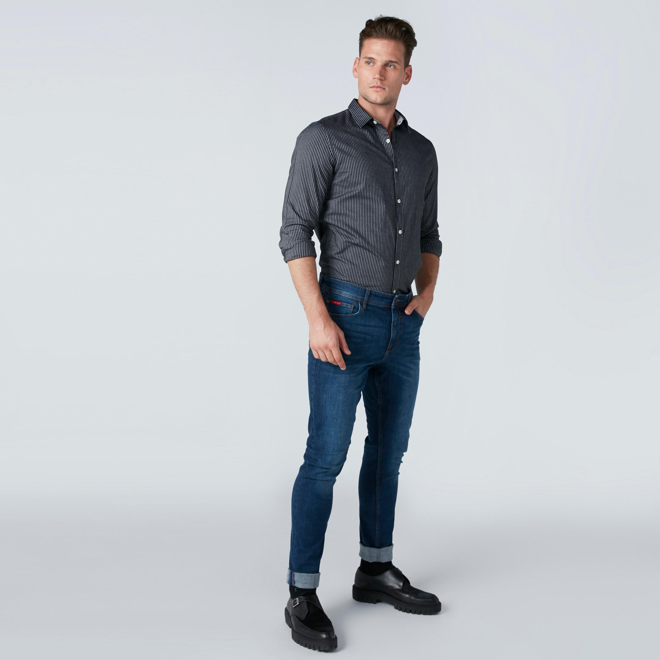 بنطال جينز سكيني بخصر متوسط الارتفاع-men-clothing-bottoms-jeans-image-3