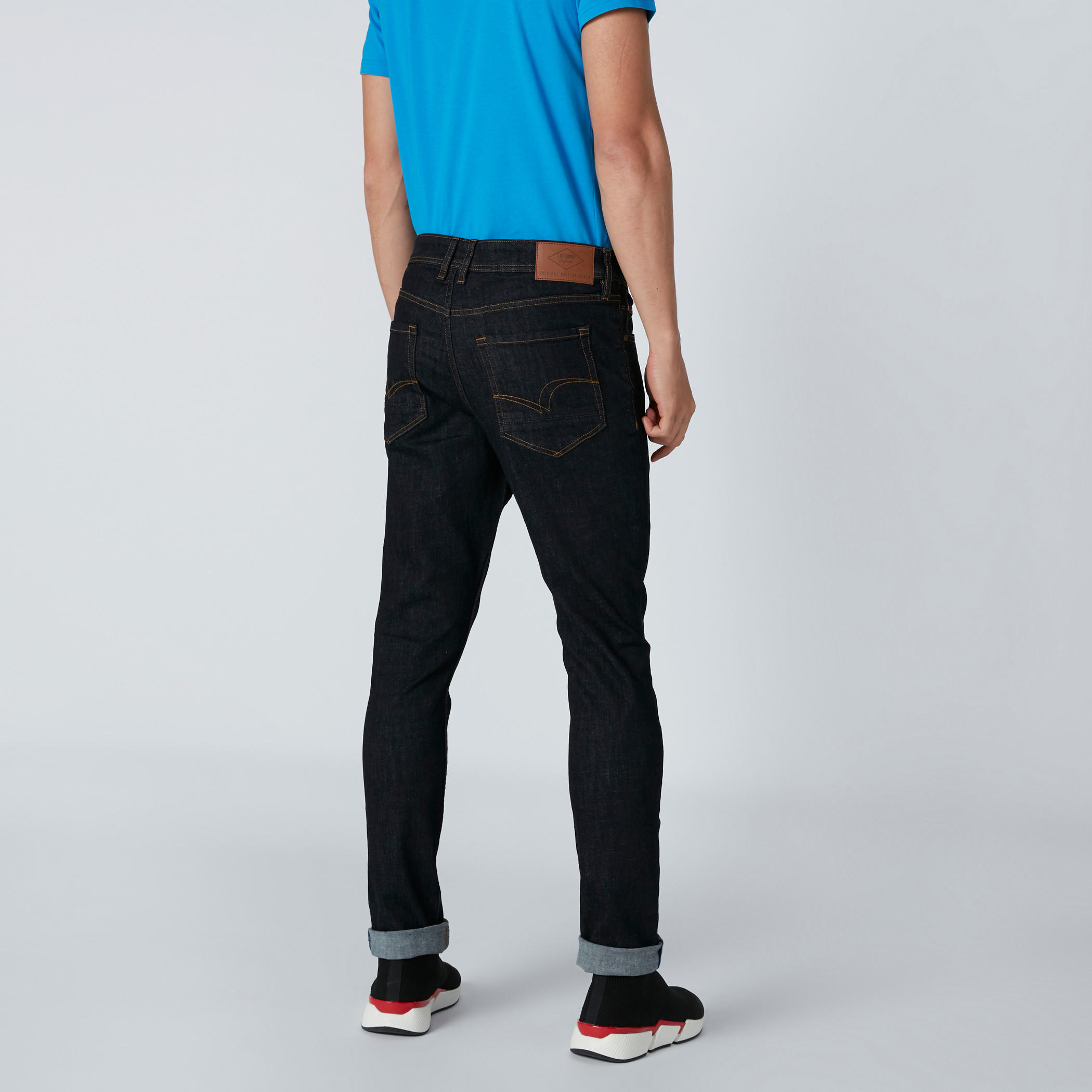 بنطال جينز طويل سكيني من لي كوبر-men-clothing-bottoms-jeans-image-2