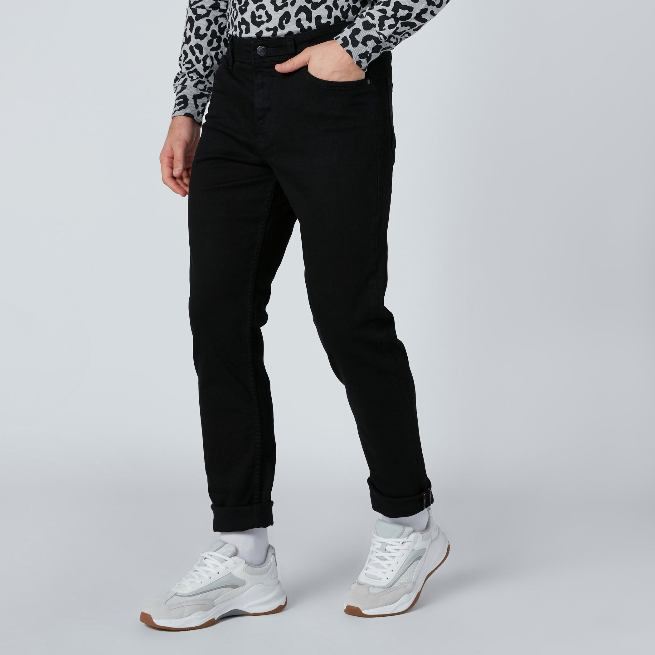 بنطال جينز بقصّة مستقيمة وجيوب من لي كوبر-men-clothing-bottoms-jeans-image-1
