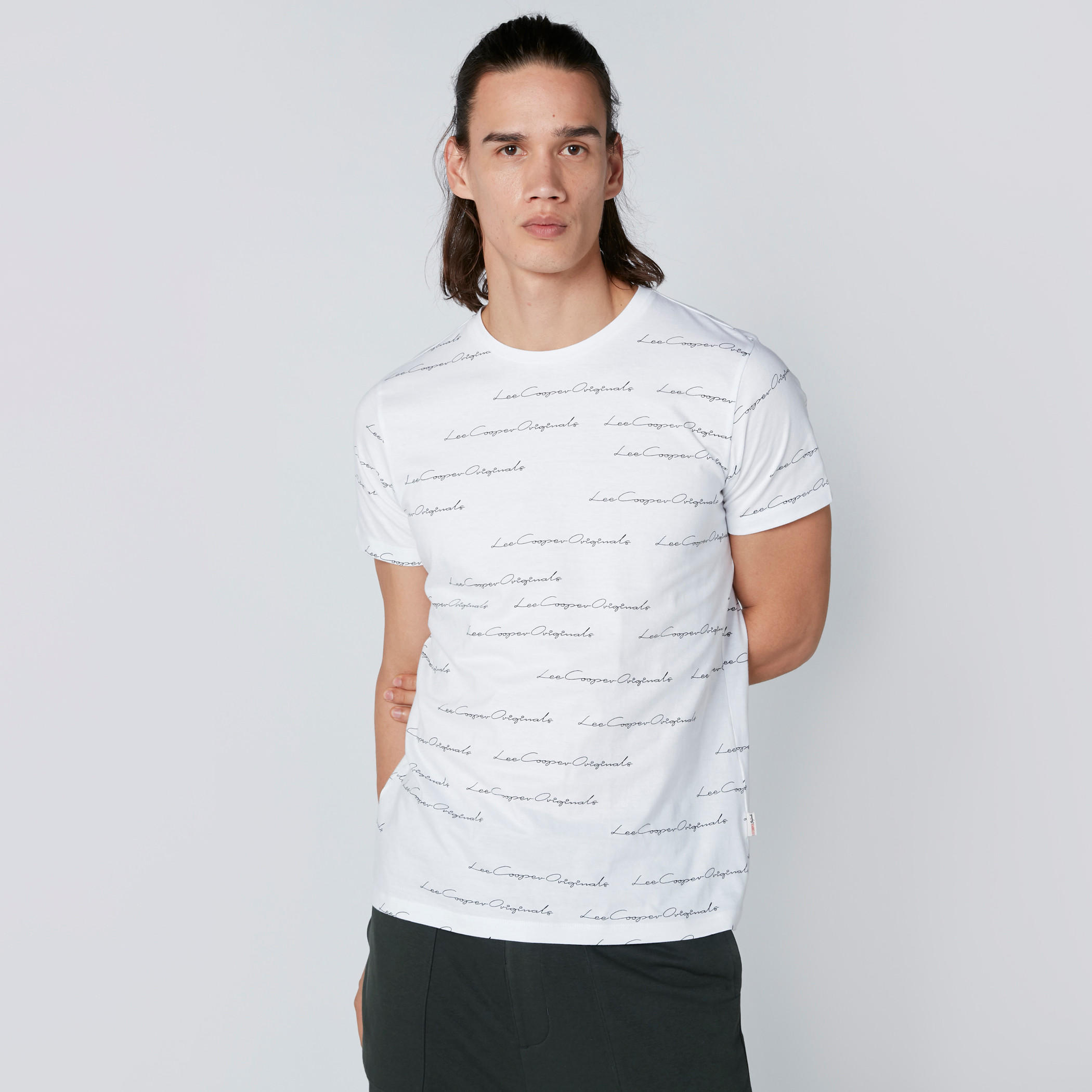 تيشيرت بياقة ضيّقة وأكمام قصيرة وطبعات أوريجينال من لي كوبر-men-clothing-tshirtsandpolos-tshirts-image-1