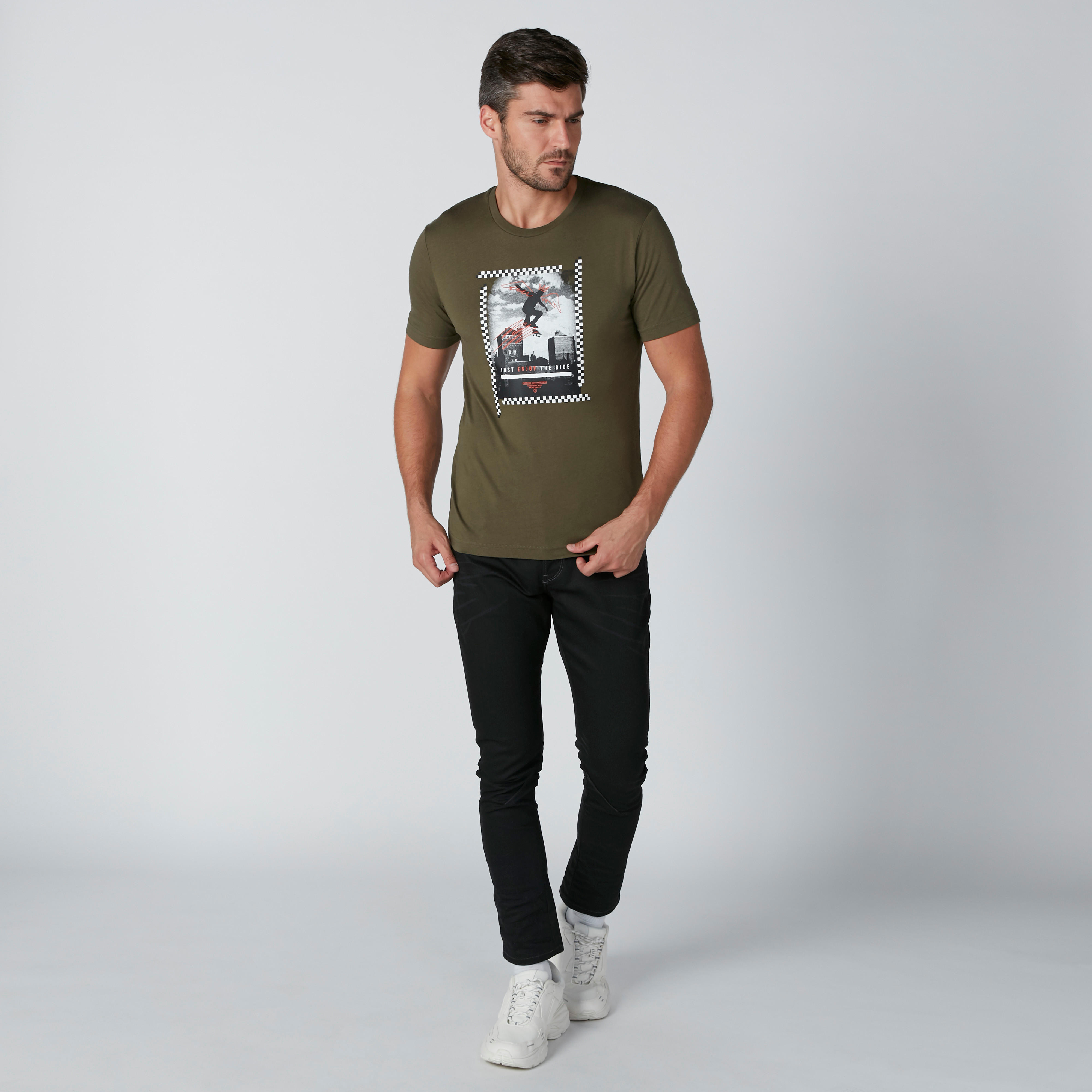 بنطال جينز سكيني بخصر متوسط الارتفاع وجيوب-men-clothing-bottoms-jeans-image-1