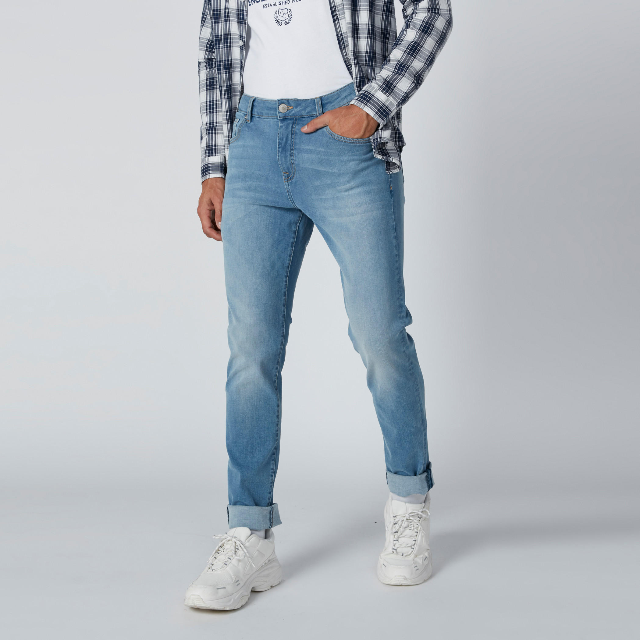 بنطال جينز سكيني بخصر متوسط الارتفاع وجيوب-men-clothing-bottoms-jeans-image-1