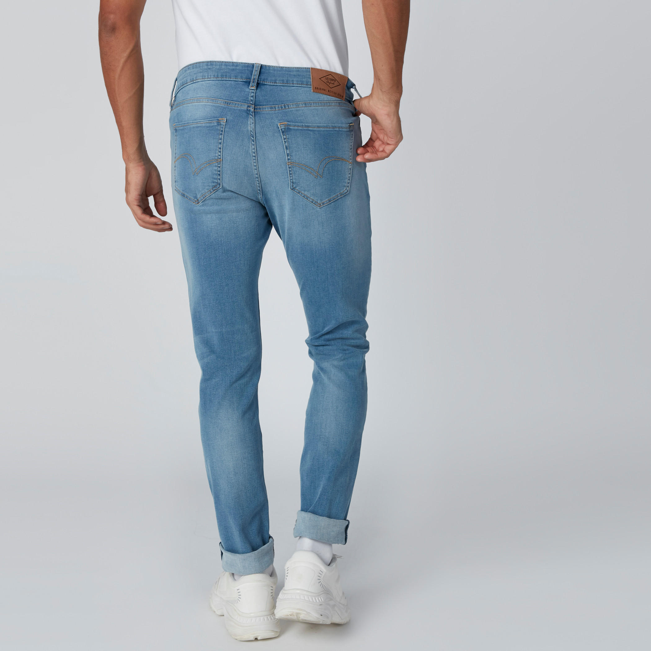 بنطال جينز سكيني بخصر متوسط الارتفاع وجيوب-men-clothing-bottoms-jeans-image-2
