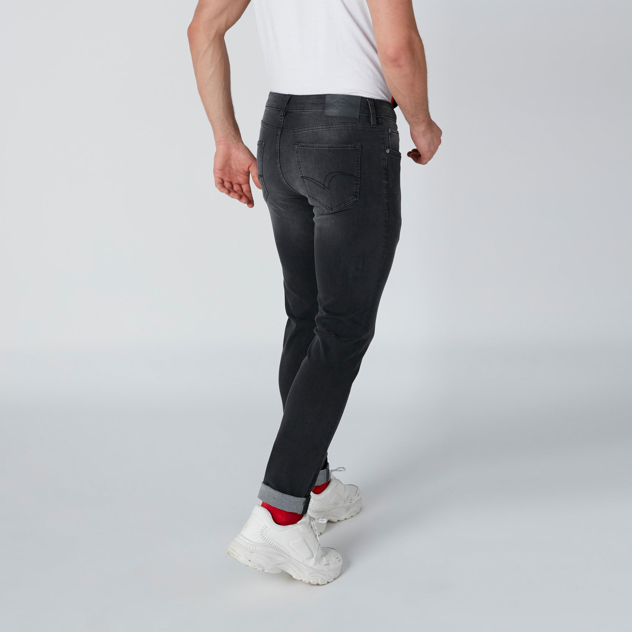 بنطال جينز سكيني بخصر متوسط الارتفاع وجيوب-men-clothing-bottoms-jeans-image-6