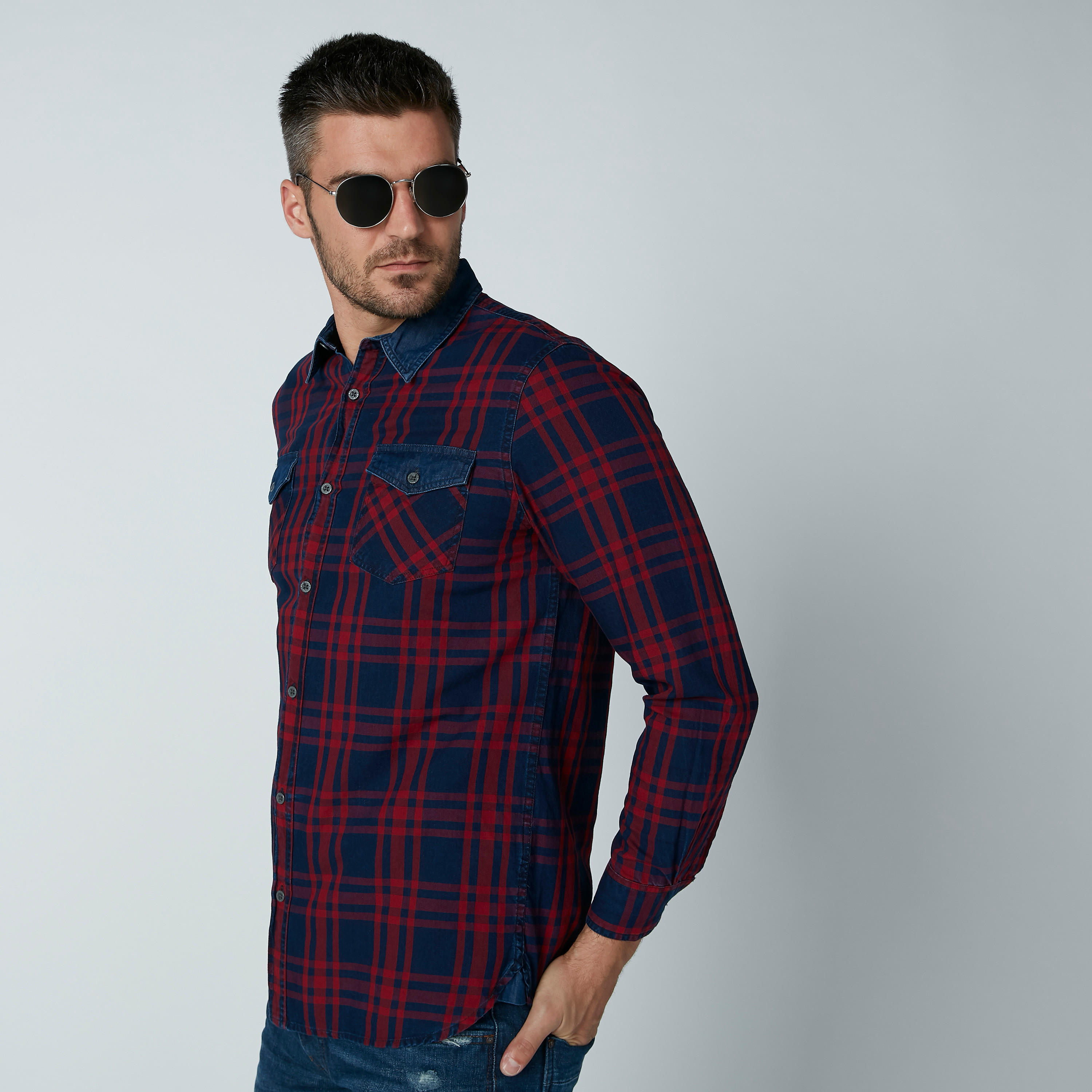 قميص كاروهات بأكمام طويلة وجيب-men-clothing-shirts-image-1