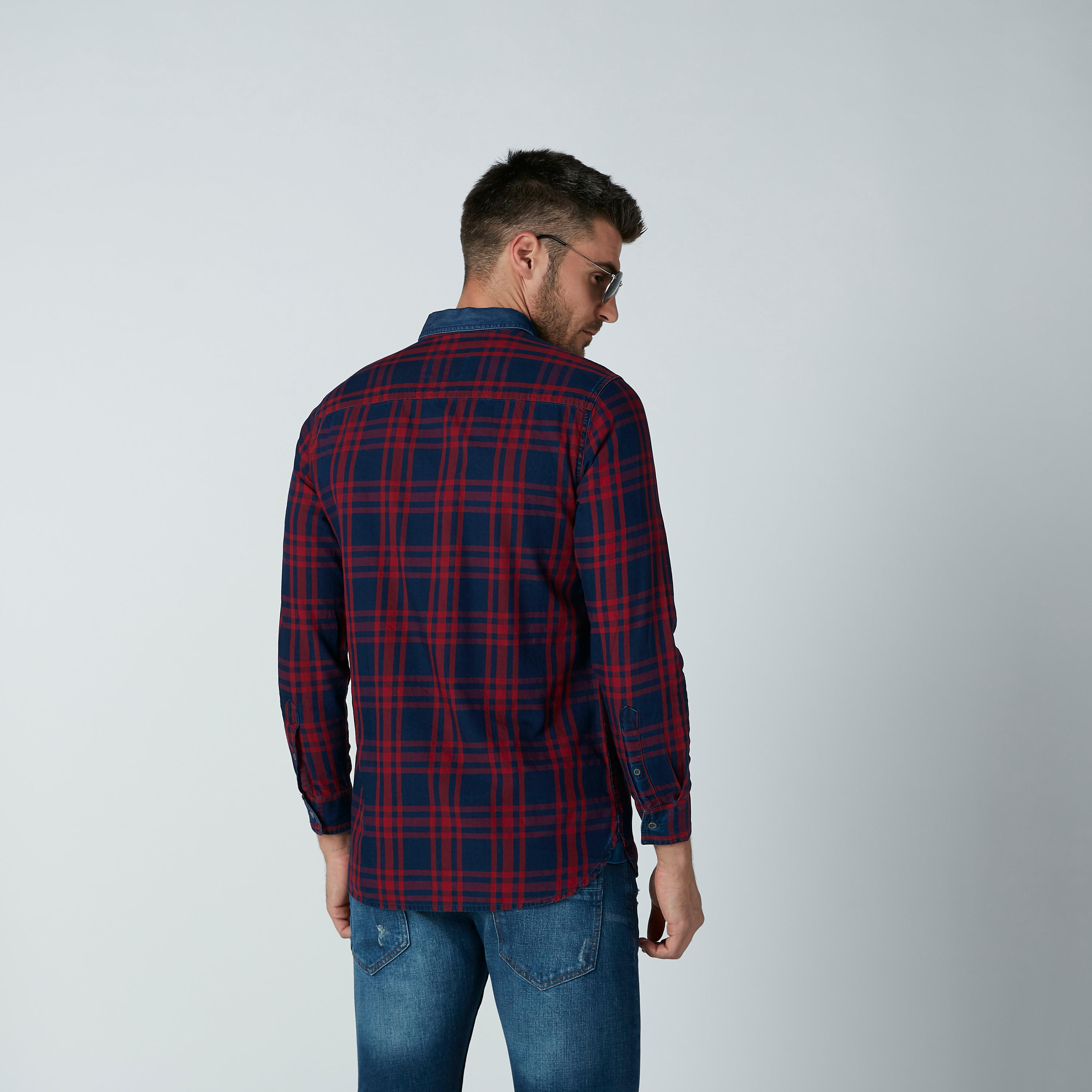 قميص كاروهات بأكمام طويلة وجيب-men-clothing-shirts-image-5