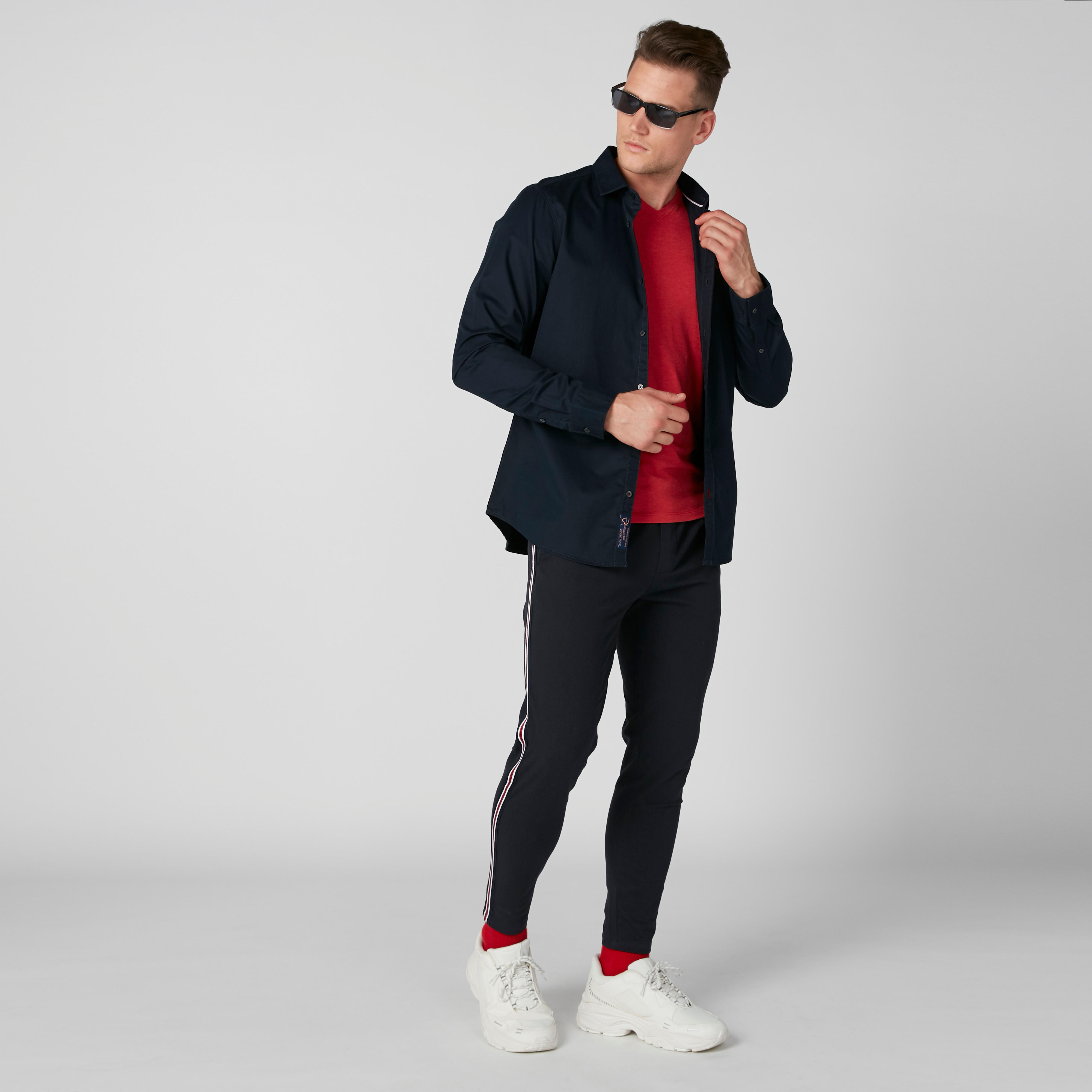 بنطال برباط وجيوب وشريطة من لي كوبر-men-clothing-bottoms-joggers-image-1
