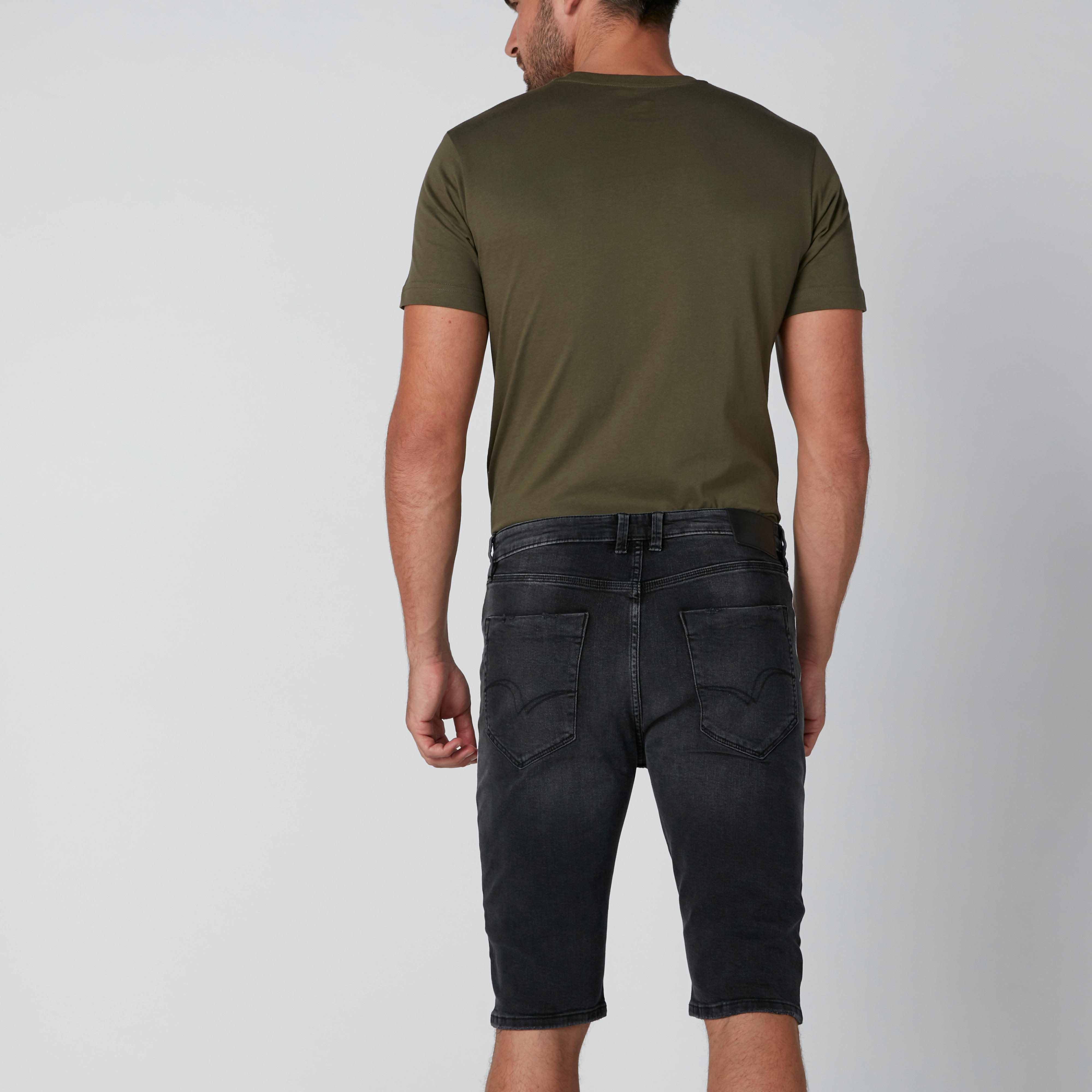 شورت دينم بجيوب وشريطة من لي كوبر-men-clothing-bottoms-shorts-image-2
