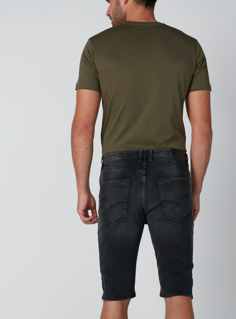 شورت دينم بجيوب وشريطة من لي كوبر-men-clothing-bottoms-shorts-image-2