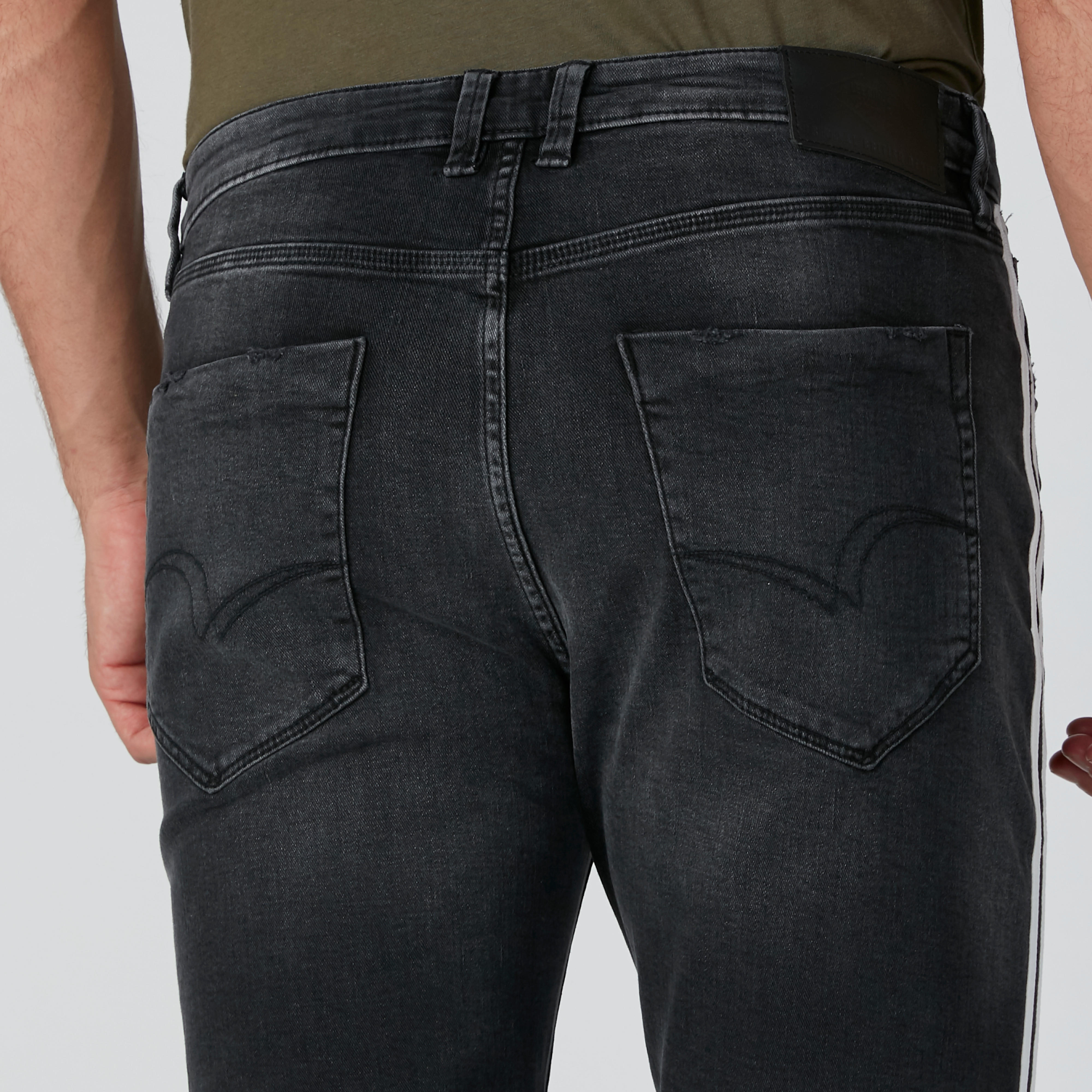 شورت دينم بجيوب وشريطة من لي كوبر-men-clothing-bottoms-shorts-image-6