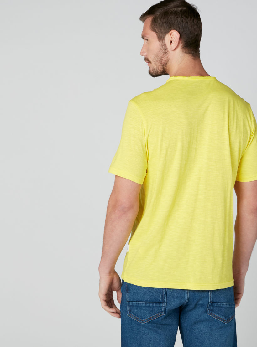 تيشيرت مستدام سليم فيت بجيب على الصدر-men-clothing-tshirtsandpolos-tshirts-image-2