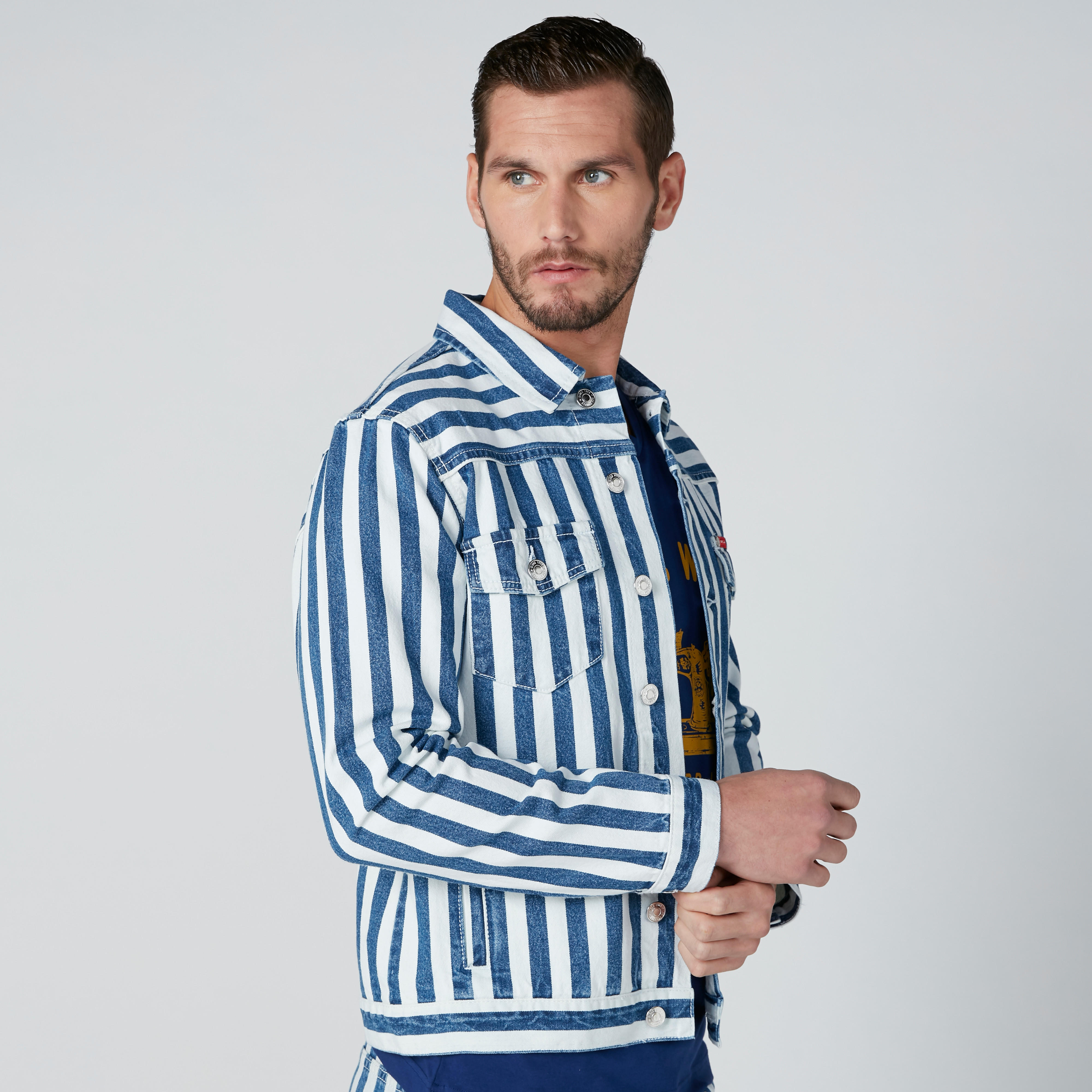 جاكيت مستدام بتصميم مقلّم وجيوب-men-clothing-jacketsandblazers-jackets-image-1