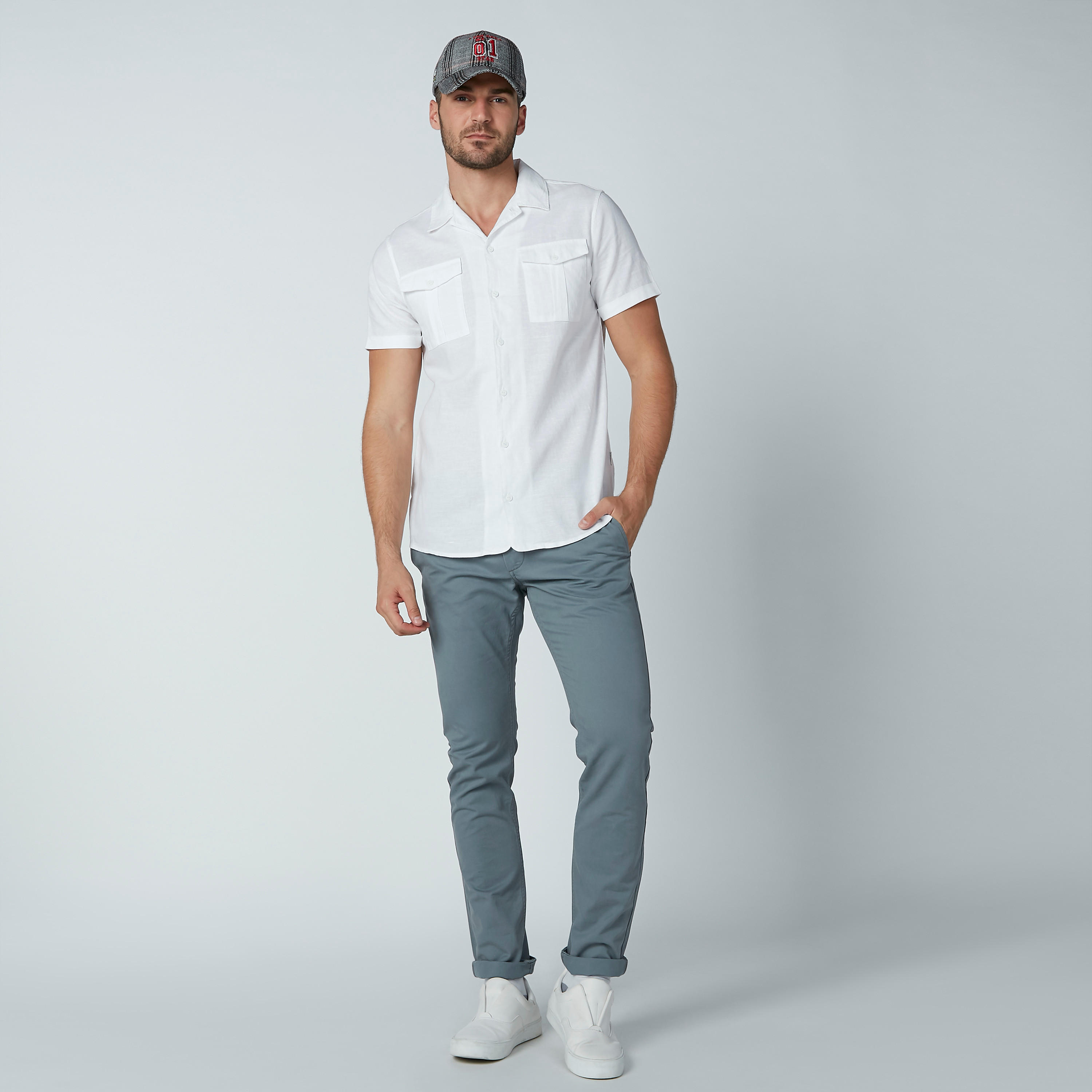 قميص مستدام سادة بأكمام قصيرة وجيوب -men-clothing-shirts-image-2