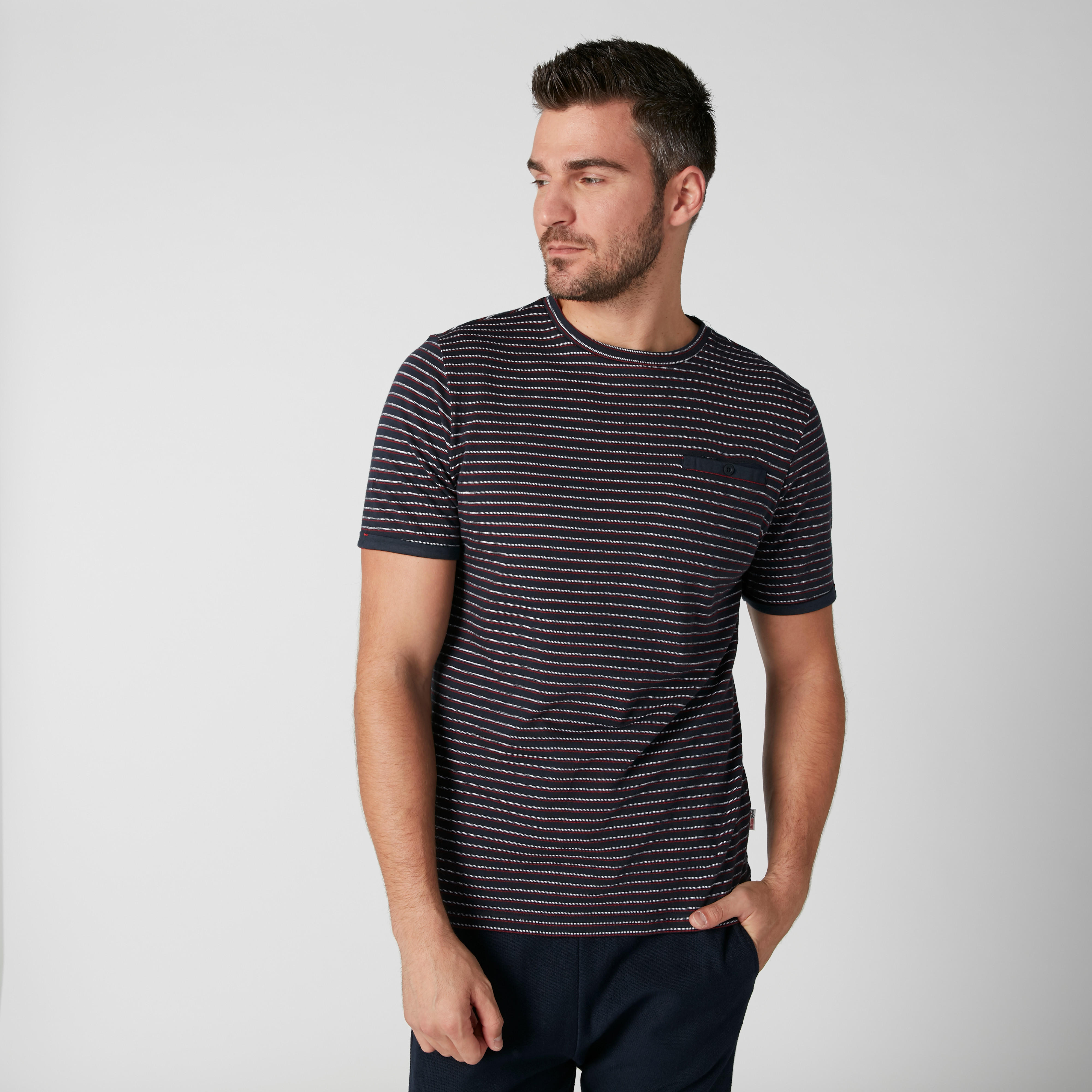 تيشيرت سليم فيت مقلّم بياقة ضيّقة-men-clothing-tshirtsandpolos-tshirts-image-1