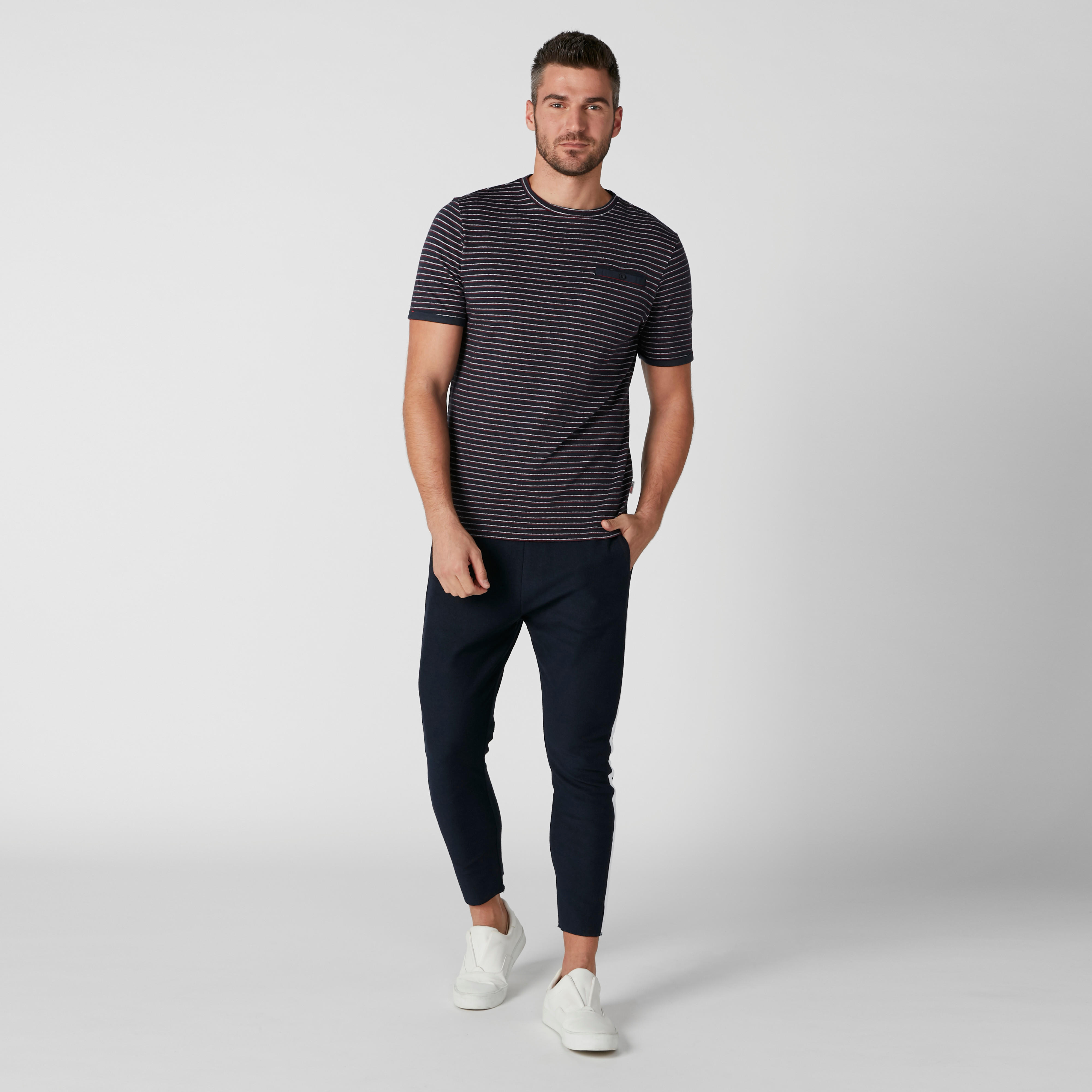 تيشيرت سليم فيت مقلّم بياقة ضيّقة-men-clothing-tshirtsandpolos-tshirts-image-3