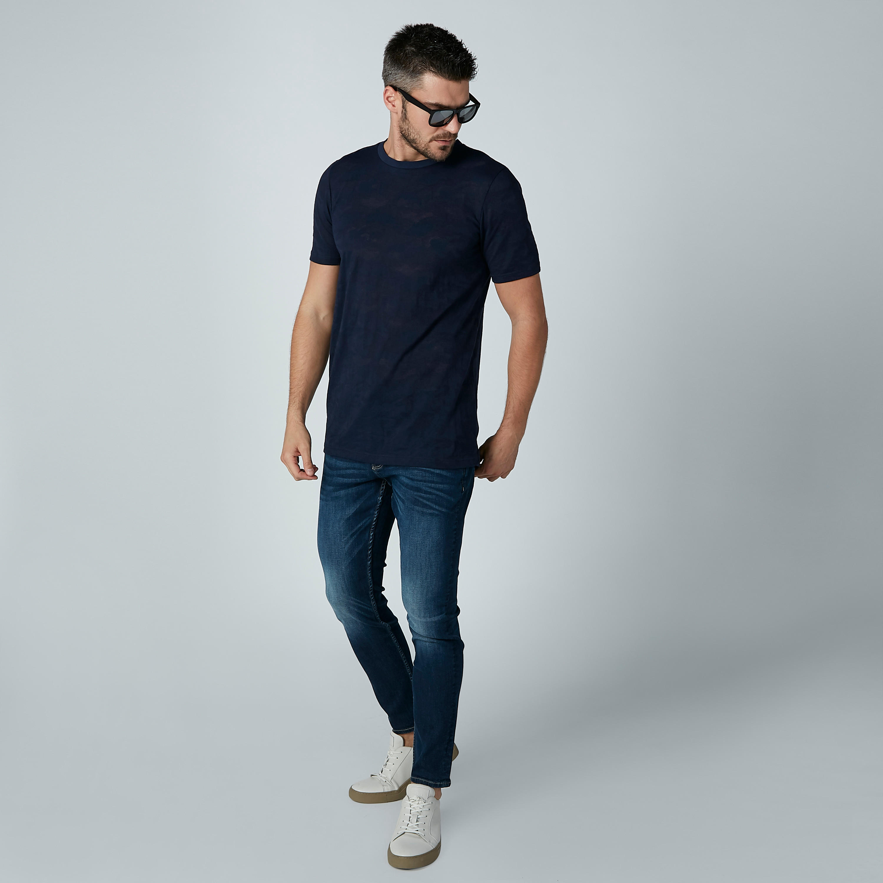 بنطال جينز طويل بحلقات للحزام وجيوب من لي كوبر-men-clothing-bottoms-jeans-image-1