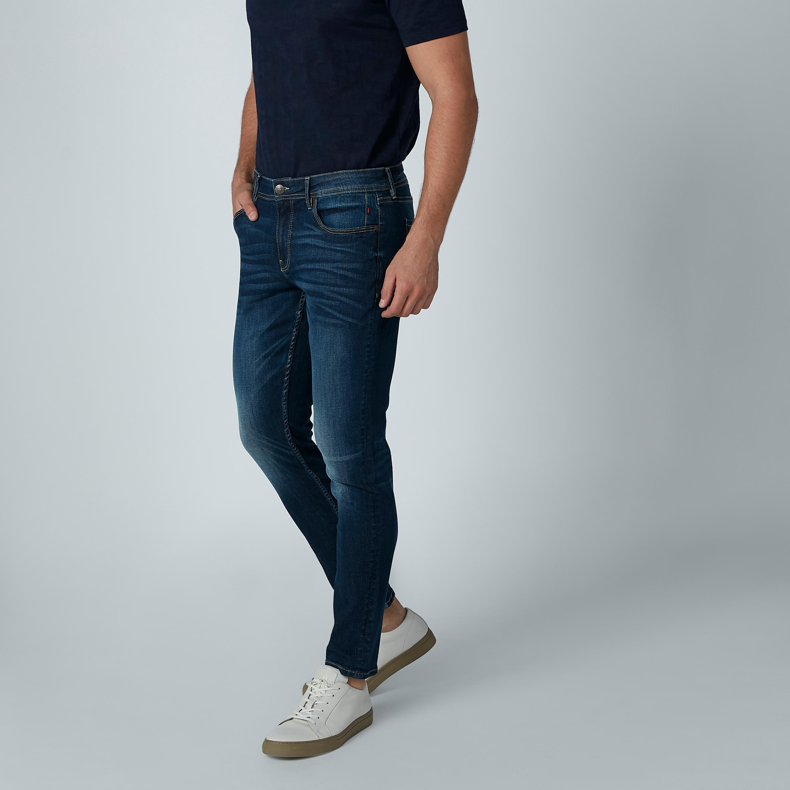 بنطال جينز طويل بحلقات للحزام وجيوب من لي كوبر-men-clothing-bottoms-jeans-image-3