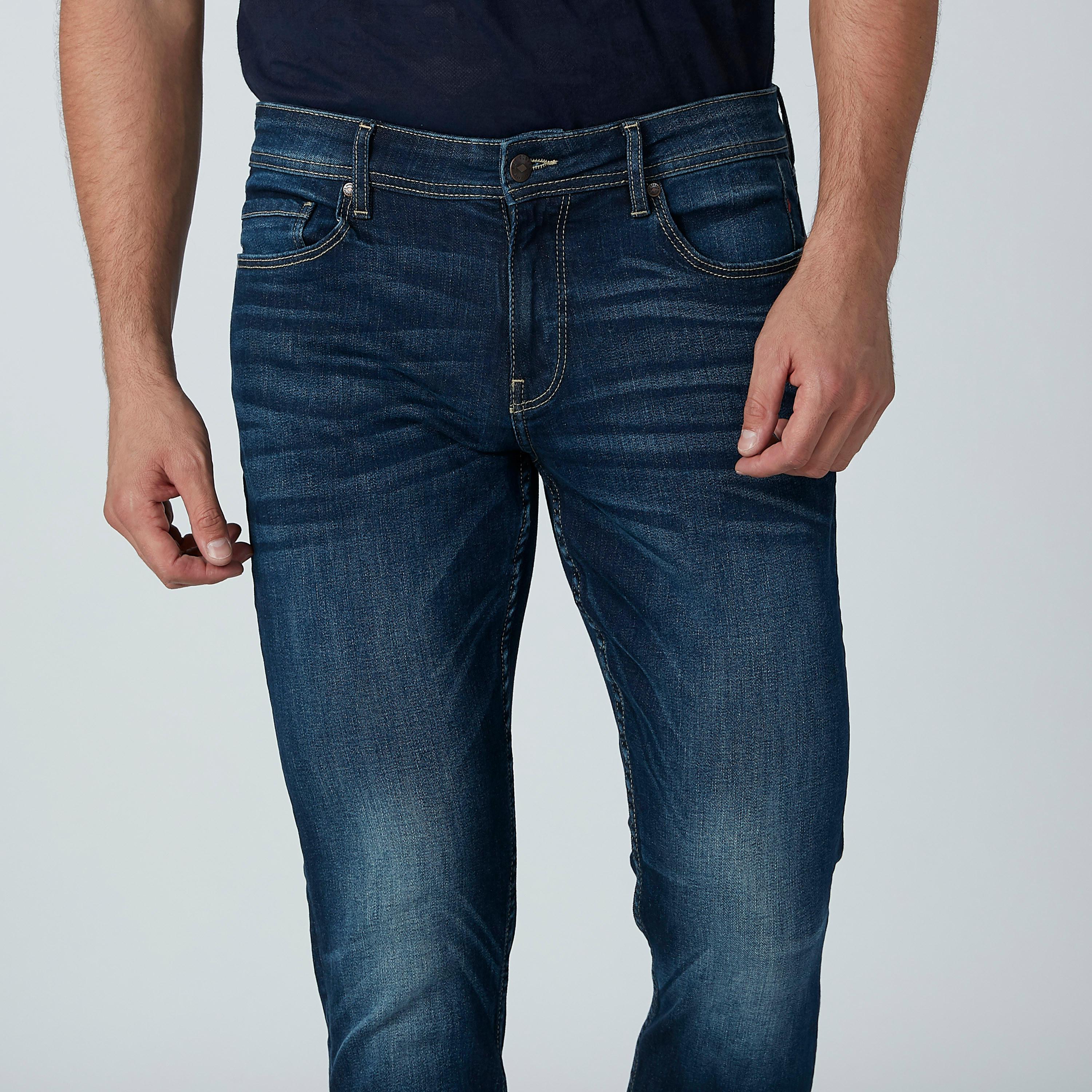 بنطال جينز طويل بحلقات للحزام وجيوب من لي كوبر-men-clothing-bottoms-jeans-image-4