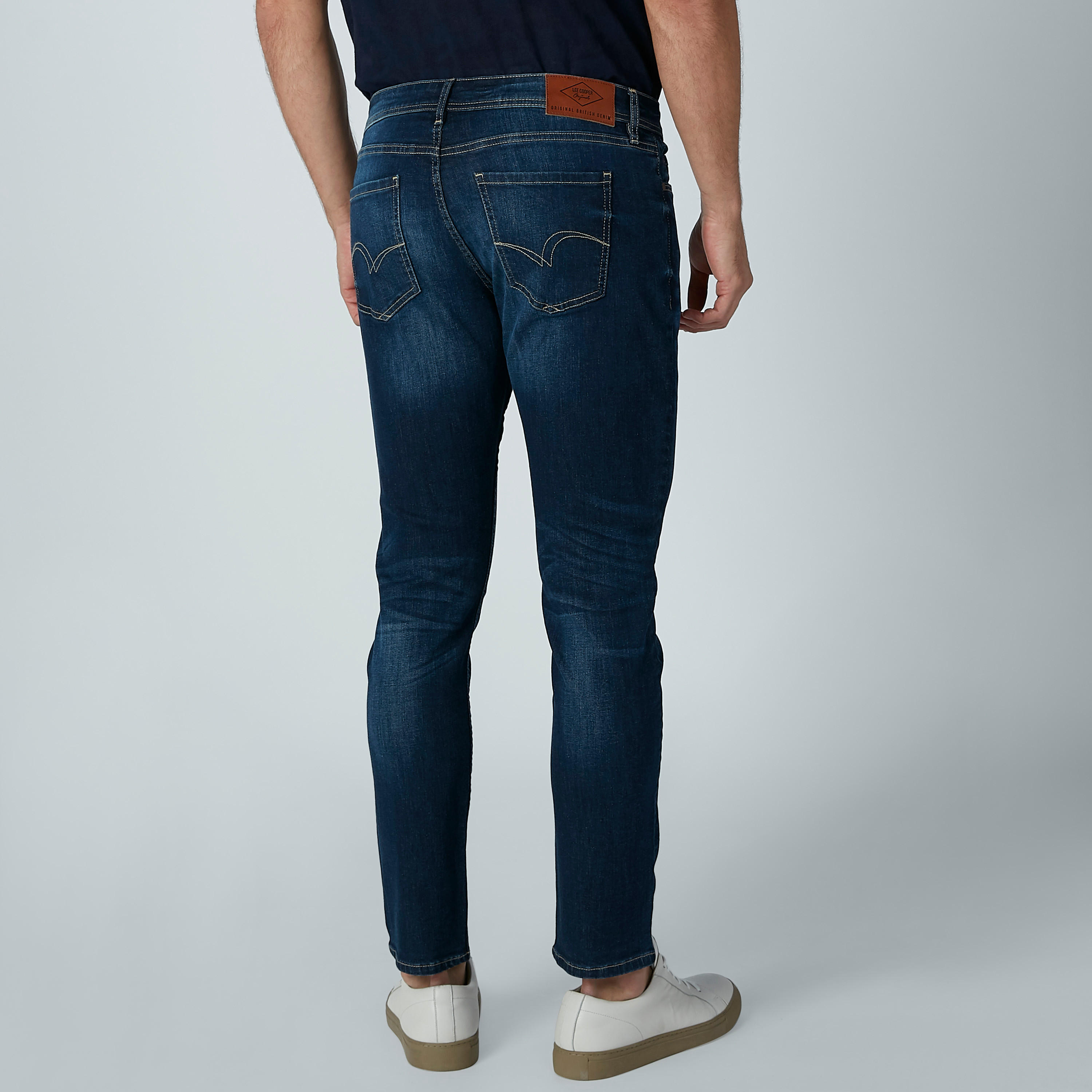 بنطال جينز طويل بحلقات للحزام وجيوب من لي كوبر-men-clothing-bottoms-jeans-image-5