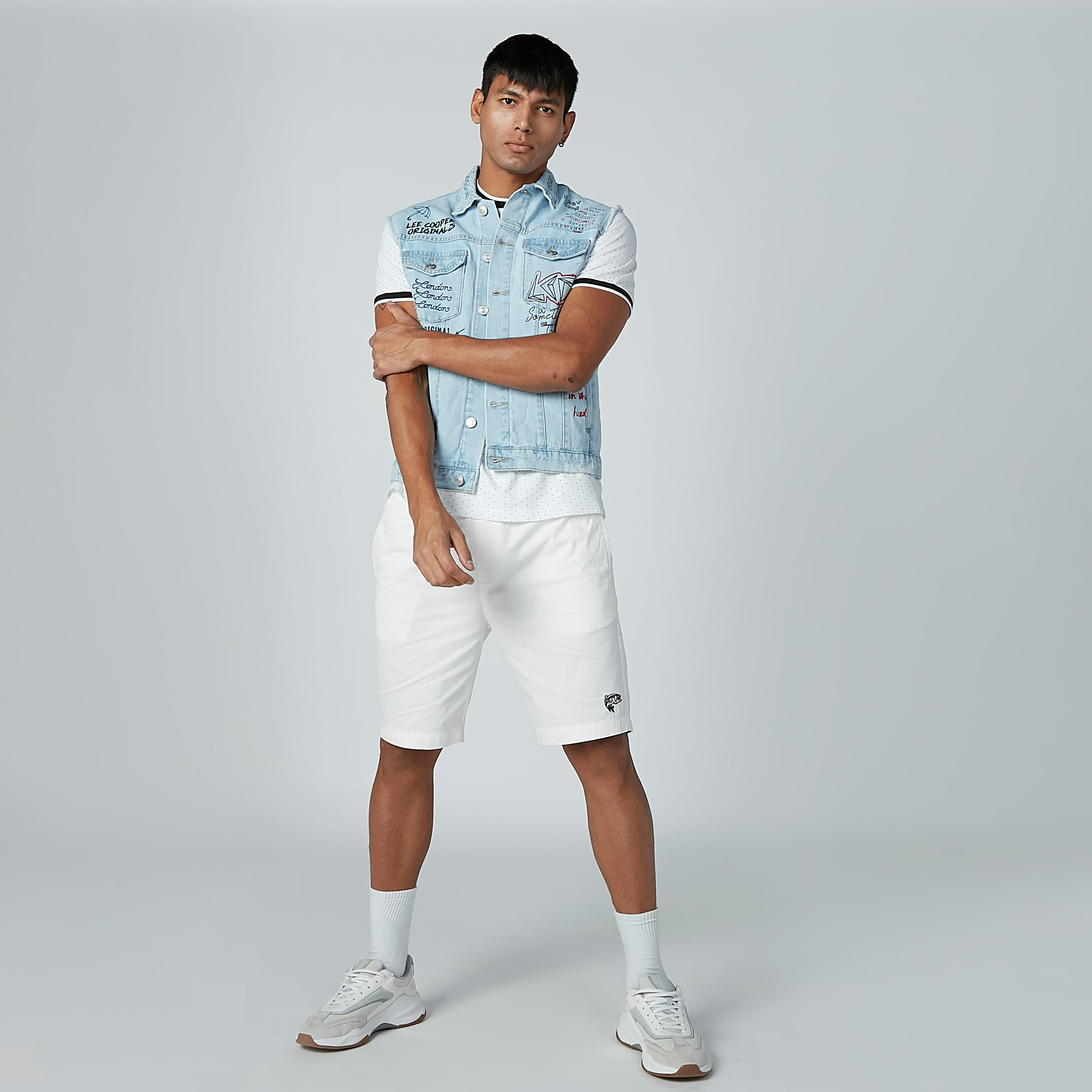 جاكيت دينم دون أكمام بجيوب وطبعات من لي كوبر-men-clothing-jacketsandblazers-jackets-image-5