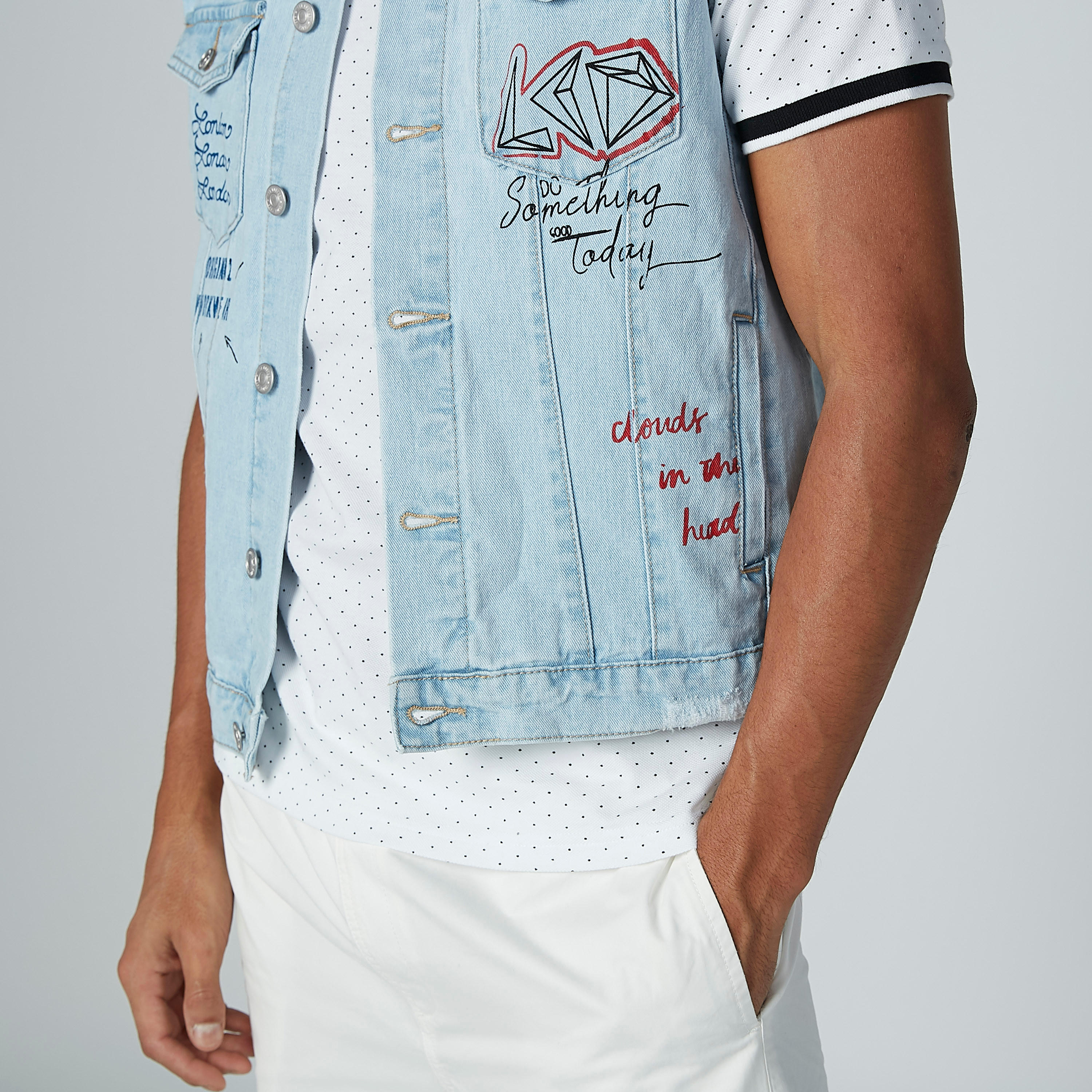 جاكيت دينم دون أكمام بجيوب وطبعات من لي كوبر-men-clothing-jacketsandblazers-jackets-image-6