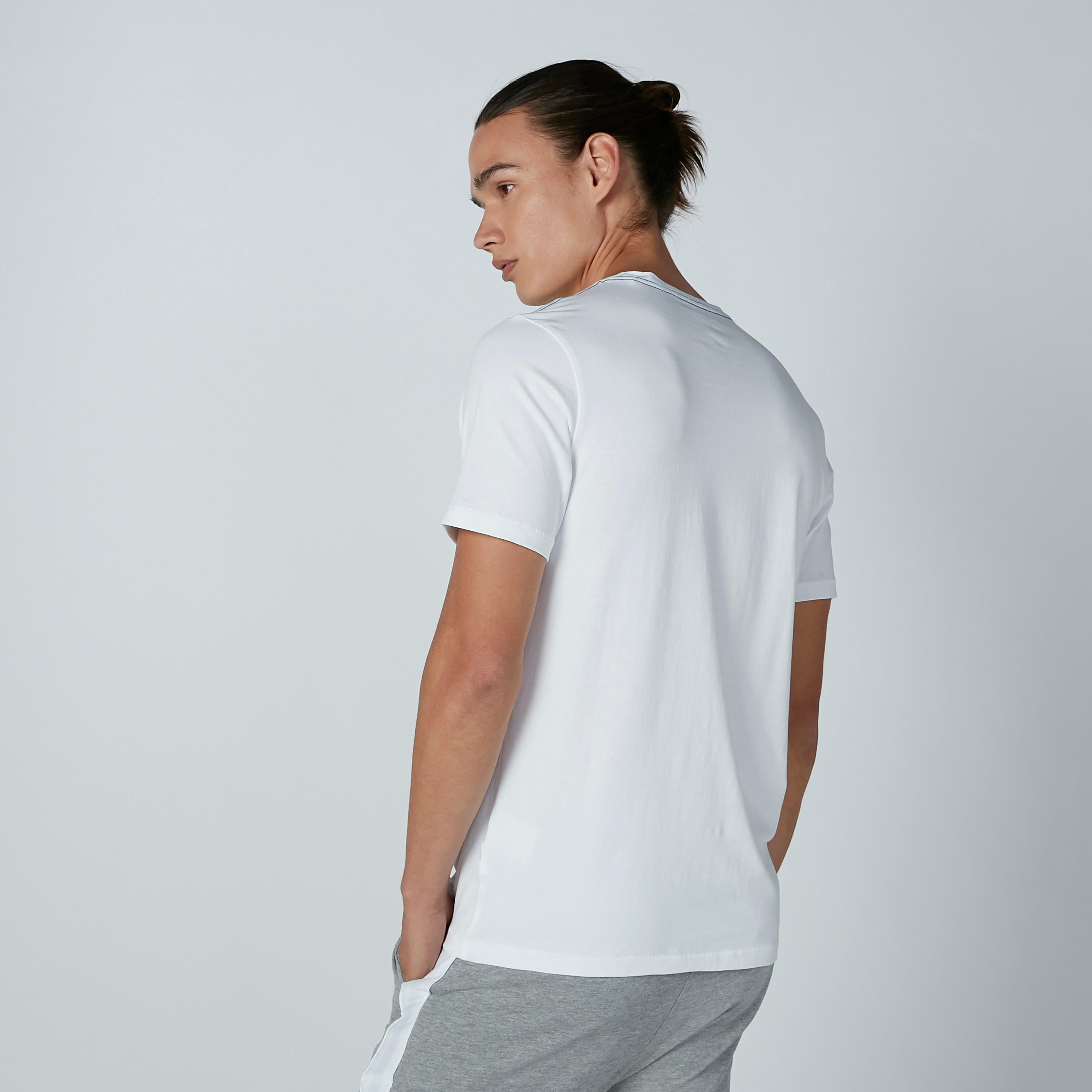 تيشيرت بأكمام قصيرة وياقة مستديرة وطبعات من لي كوبر-men-clothing-tshirtsandpolos-tshirts-image-1