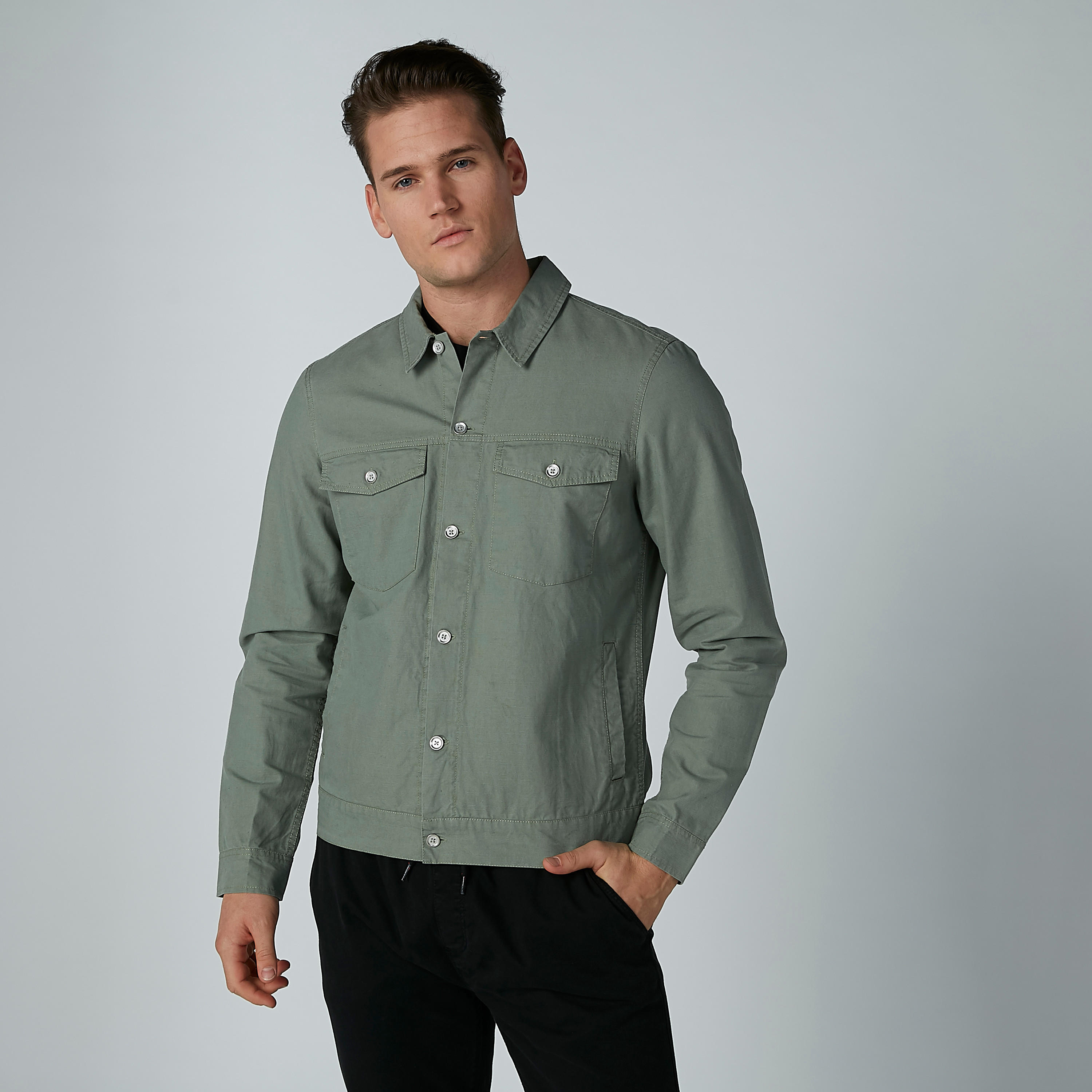 جاكيت دينم بأكمام طويلة وجيوب بطيّة من لي كوبر-men-clothing-jacketsandblazers-jackets-image-2