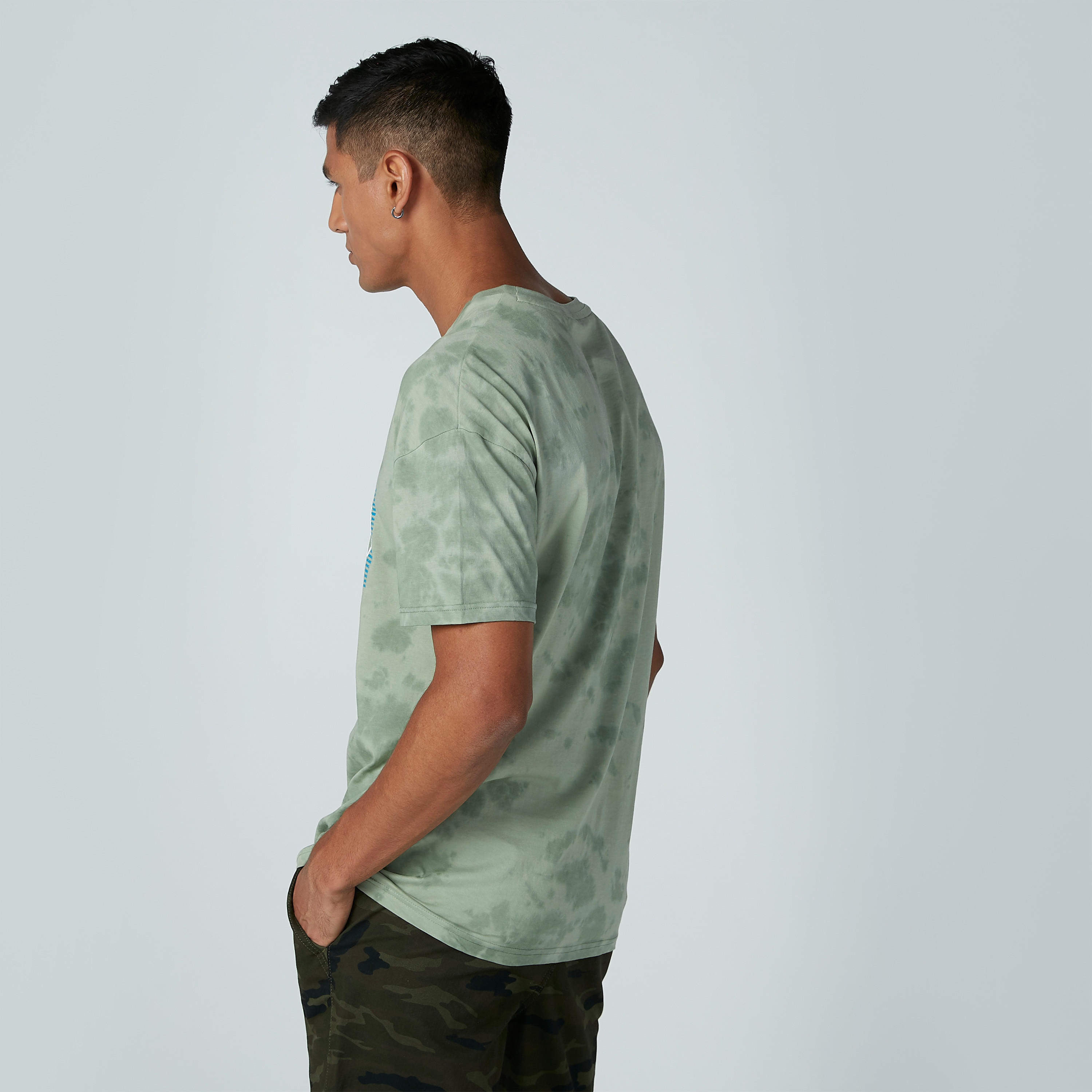 تيشيرت بياقة مستديرة وأكمام قصيرة وطبعات من لي كوبر-men-clothing-tshirtsandpolos-tshirts-image-3